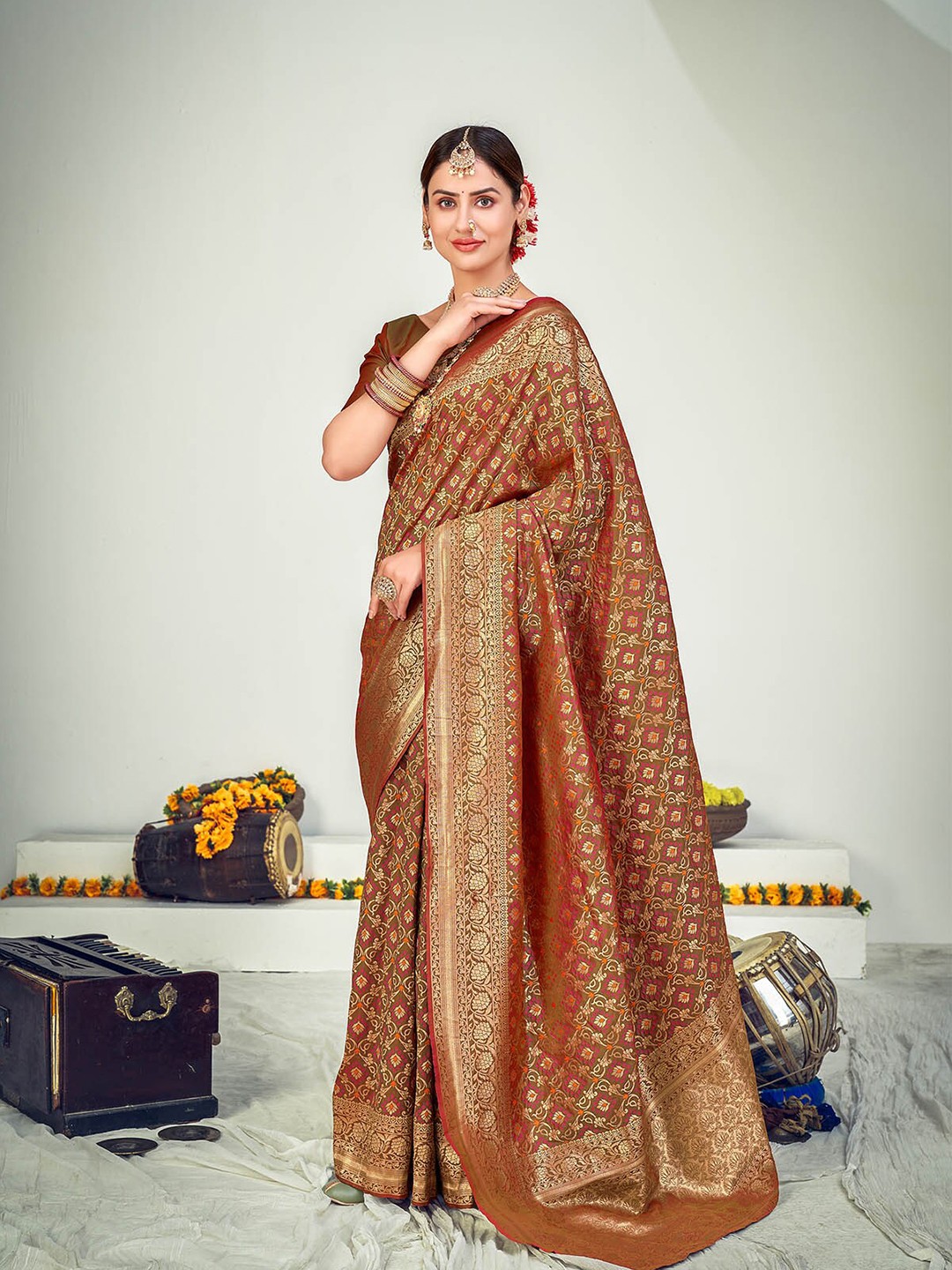 

ODETTE Women Rust & Gold-Toned Floral Zari Silk Blend Saree