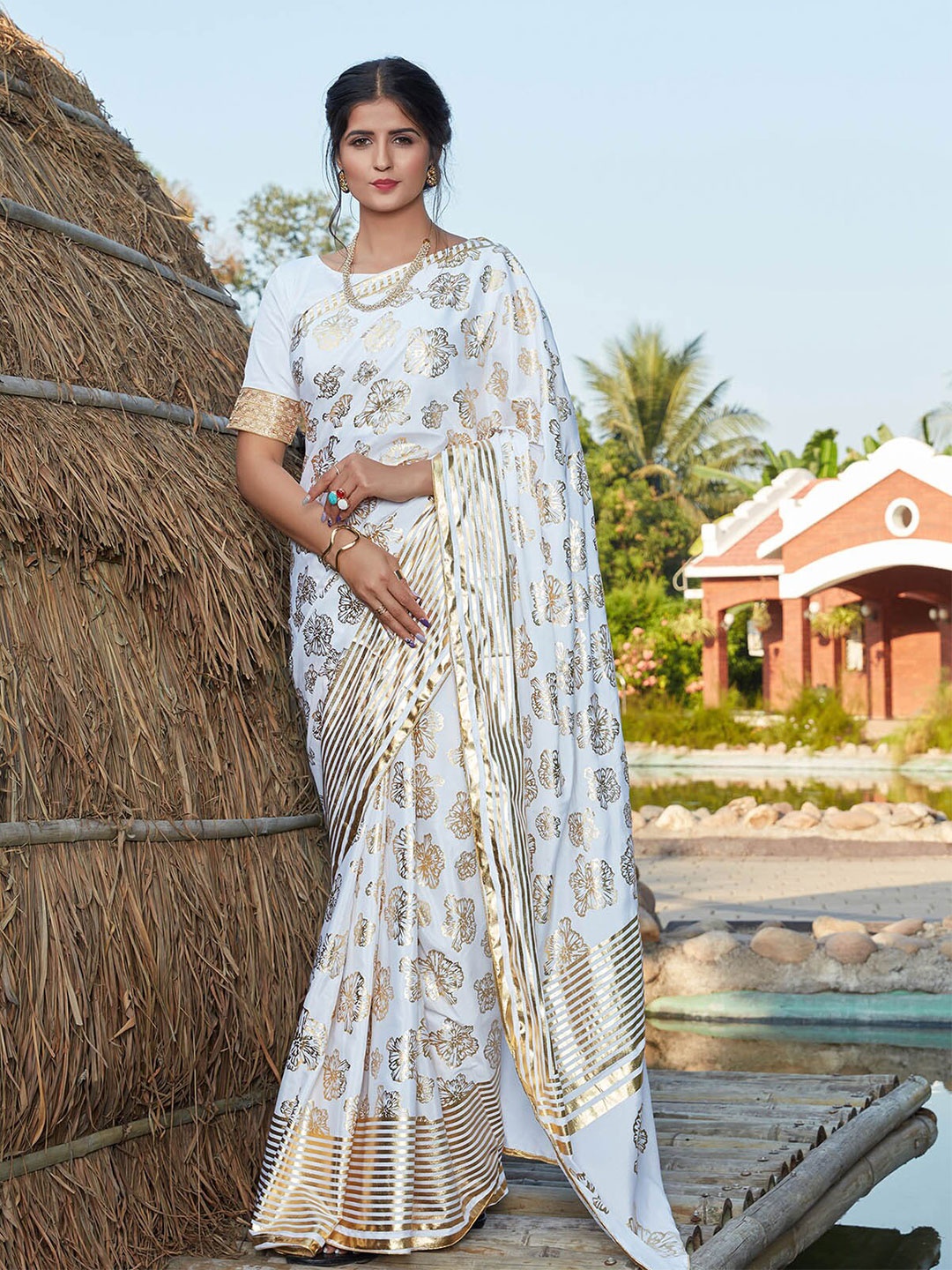 

ODETTE White & Gold-Toned Floral Zari Silk Blend Saree