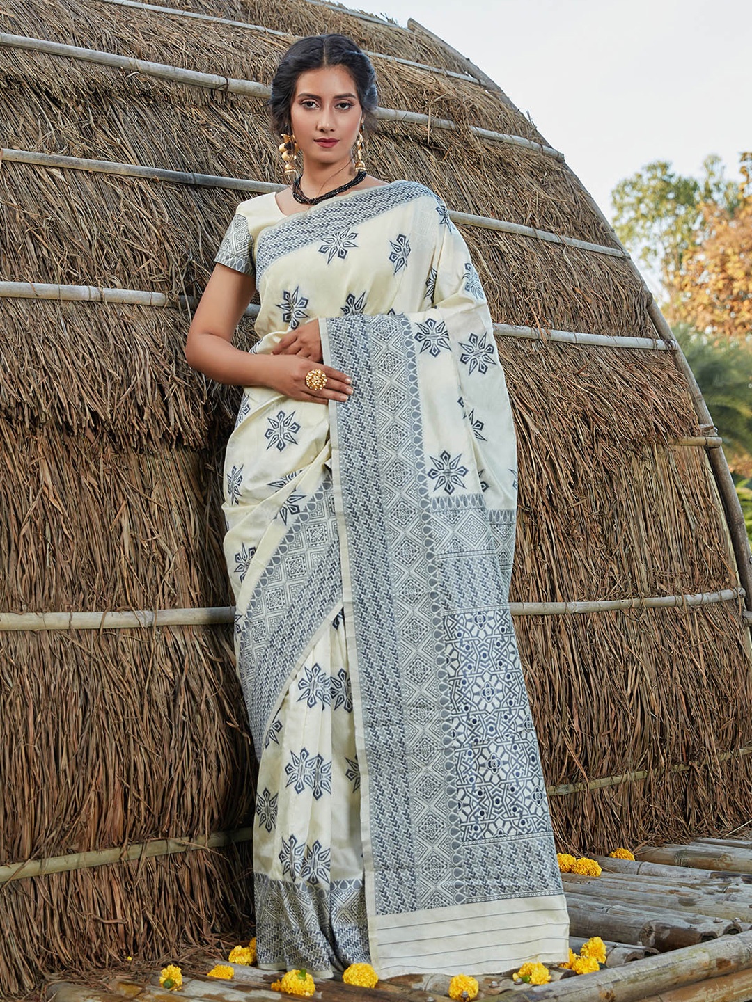 

ODETTE Off White & Blue Banarasi Silk Blend Saree