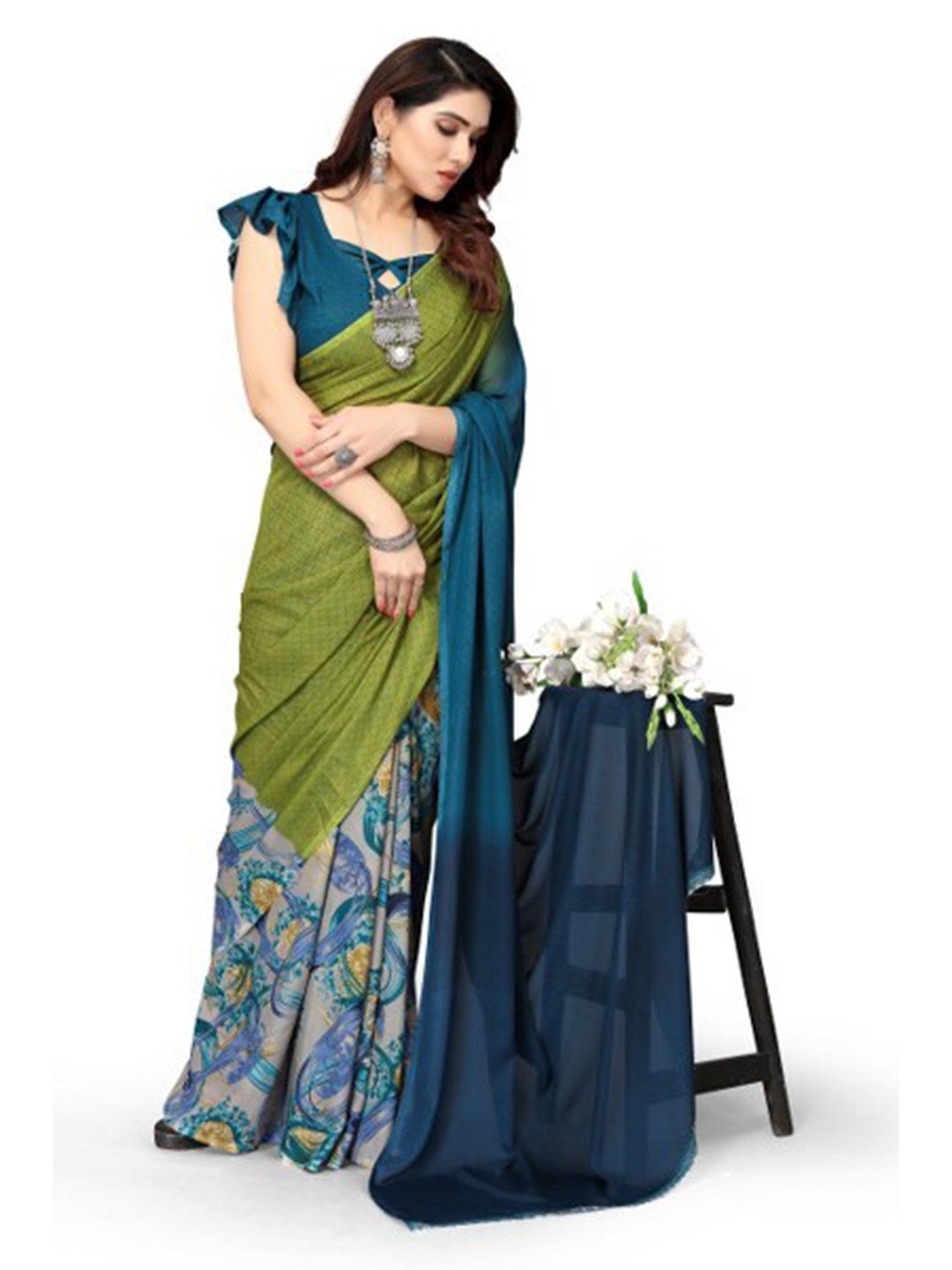 

Yashika Green & Blue Georgette Floral Printed Saree With Unstiched Blouse