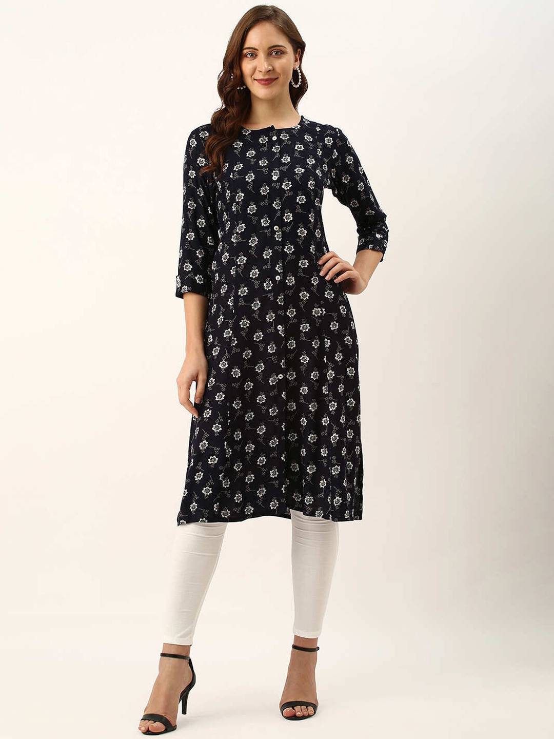 

ZOLA Women Navy Blue & White Floral Kurta
