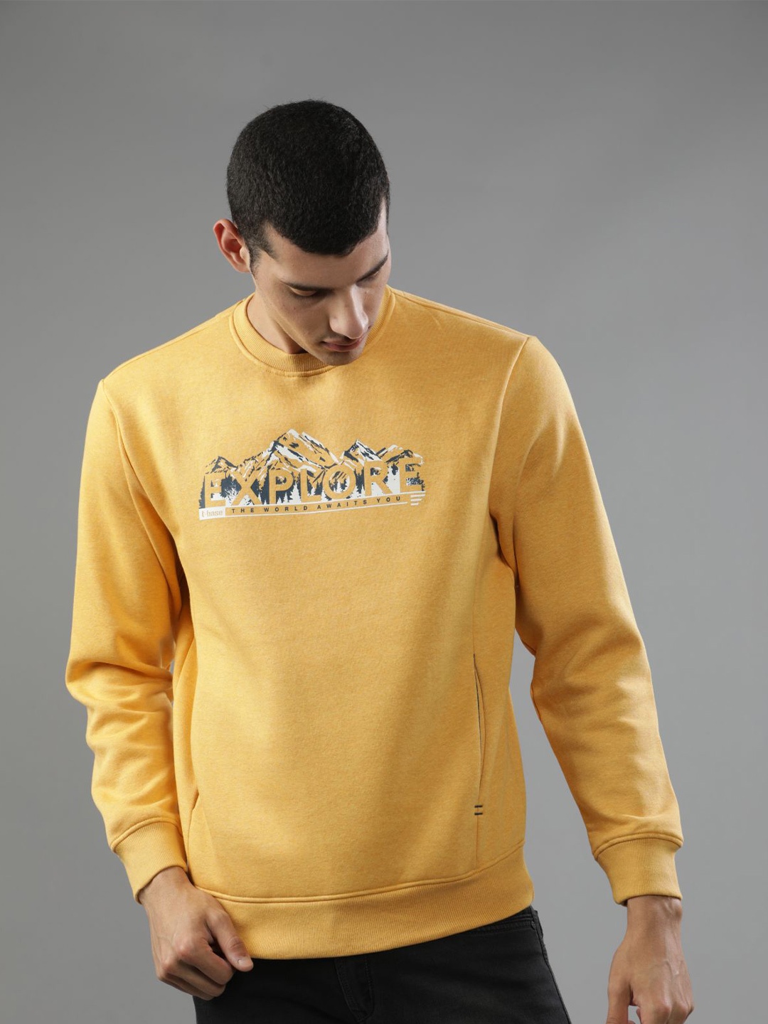 

t-base Men Yellow Printed Sweatshirt