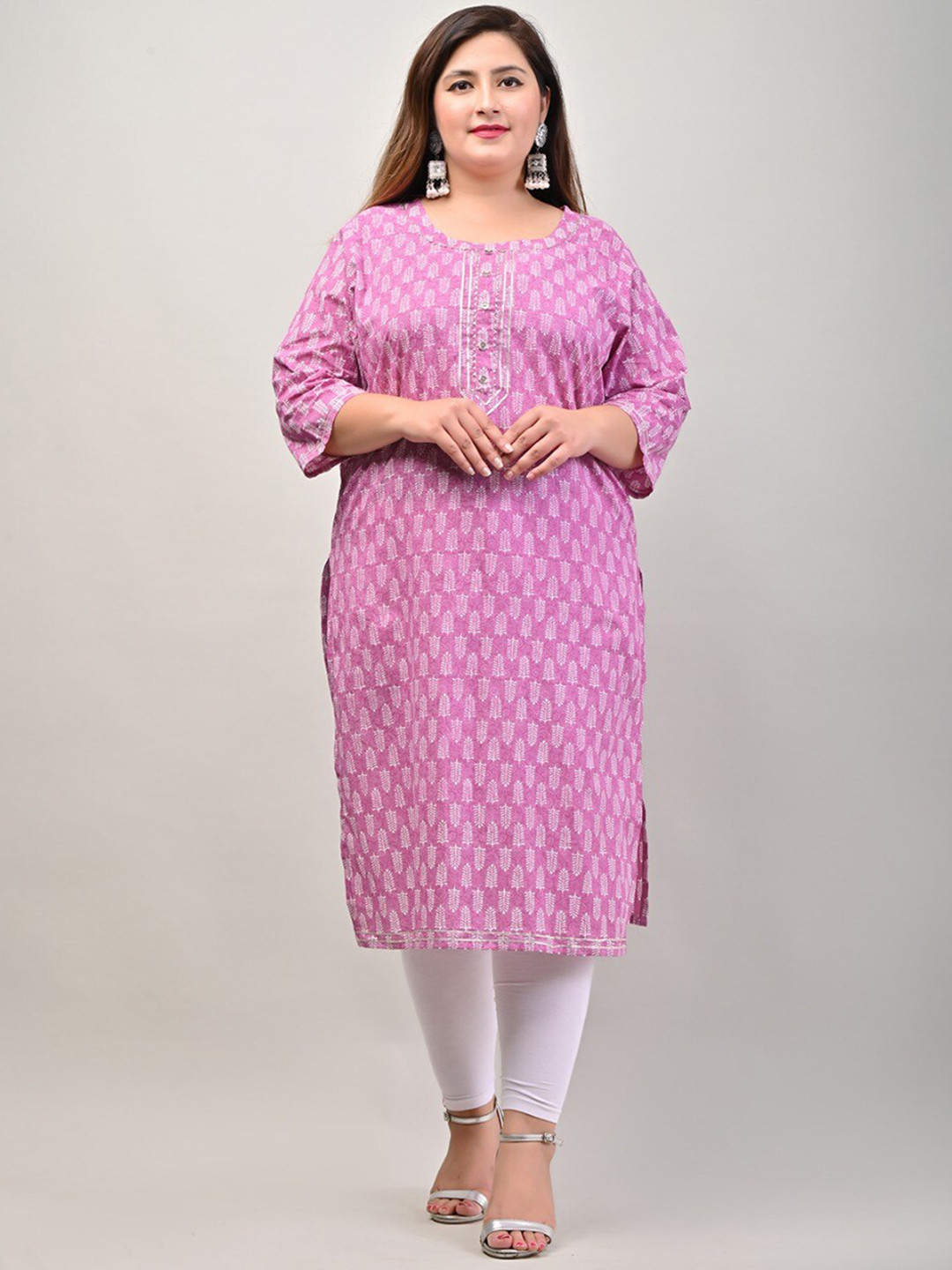 

Swasti Plus Size Women Pink & White Gotta Patti Block Print Cotton Kurta
