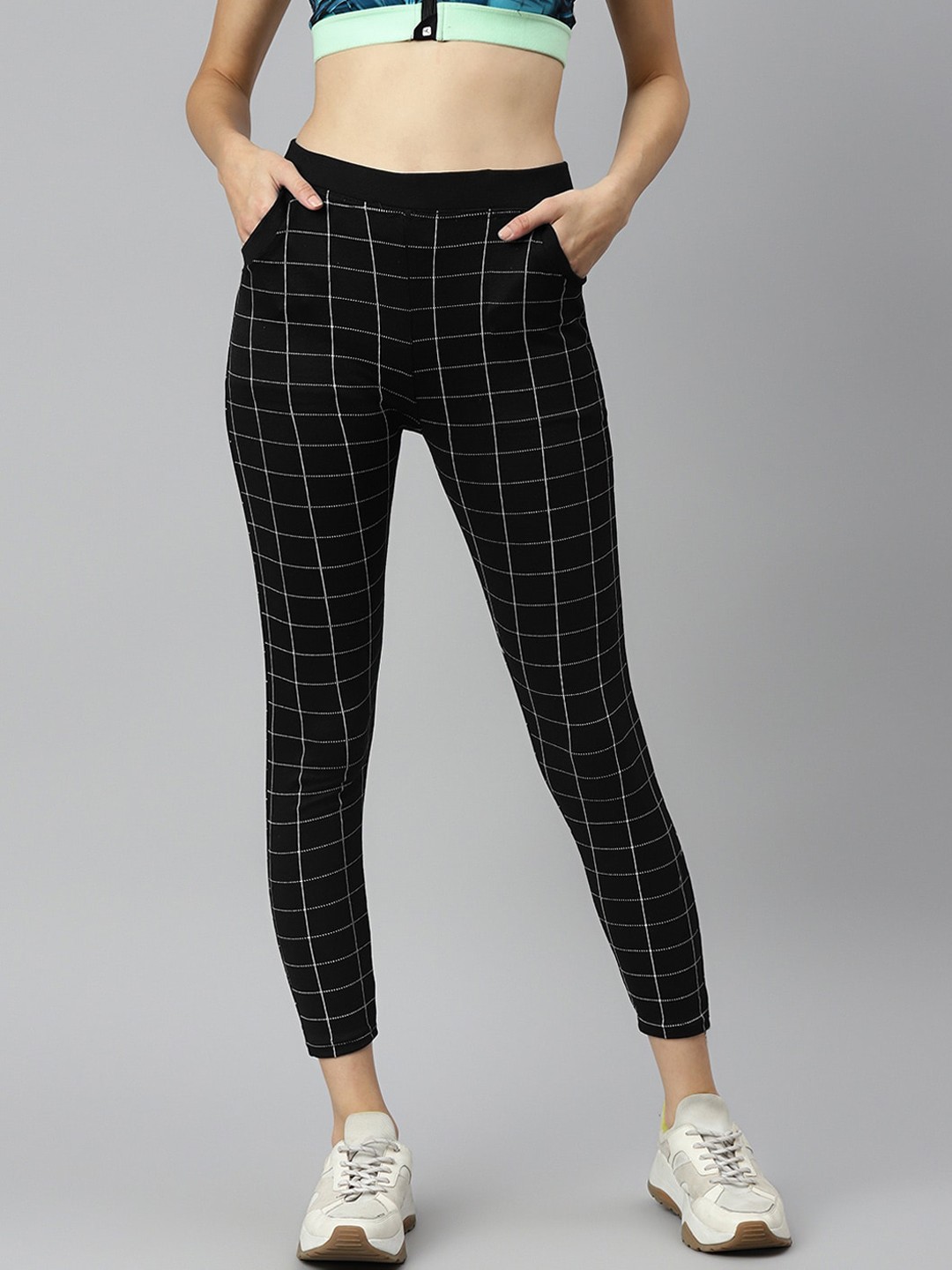 

Aarika Women Black Checked Rapid Dry Slim-Fit Track Pant