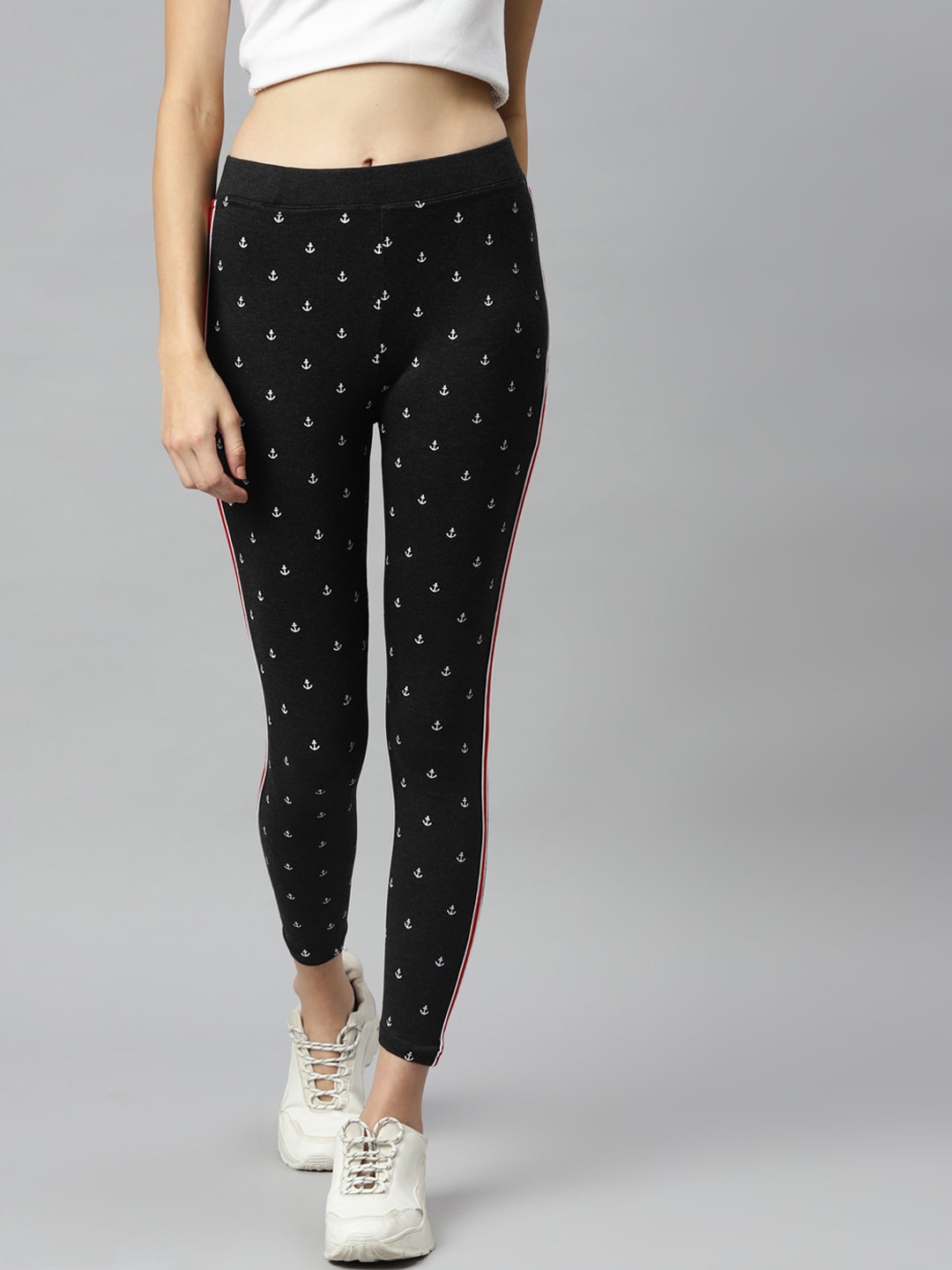 

Aarika Women Grey Arrow Printed Slim-Fit Rapid Dry Track Pant