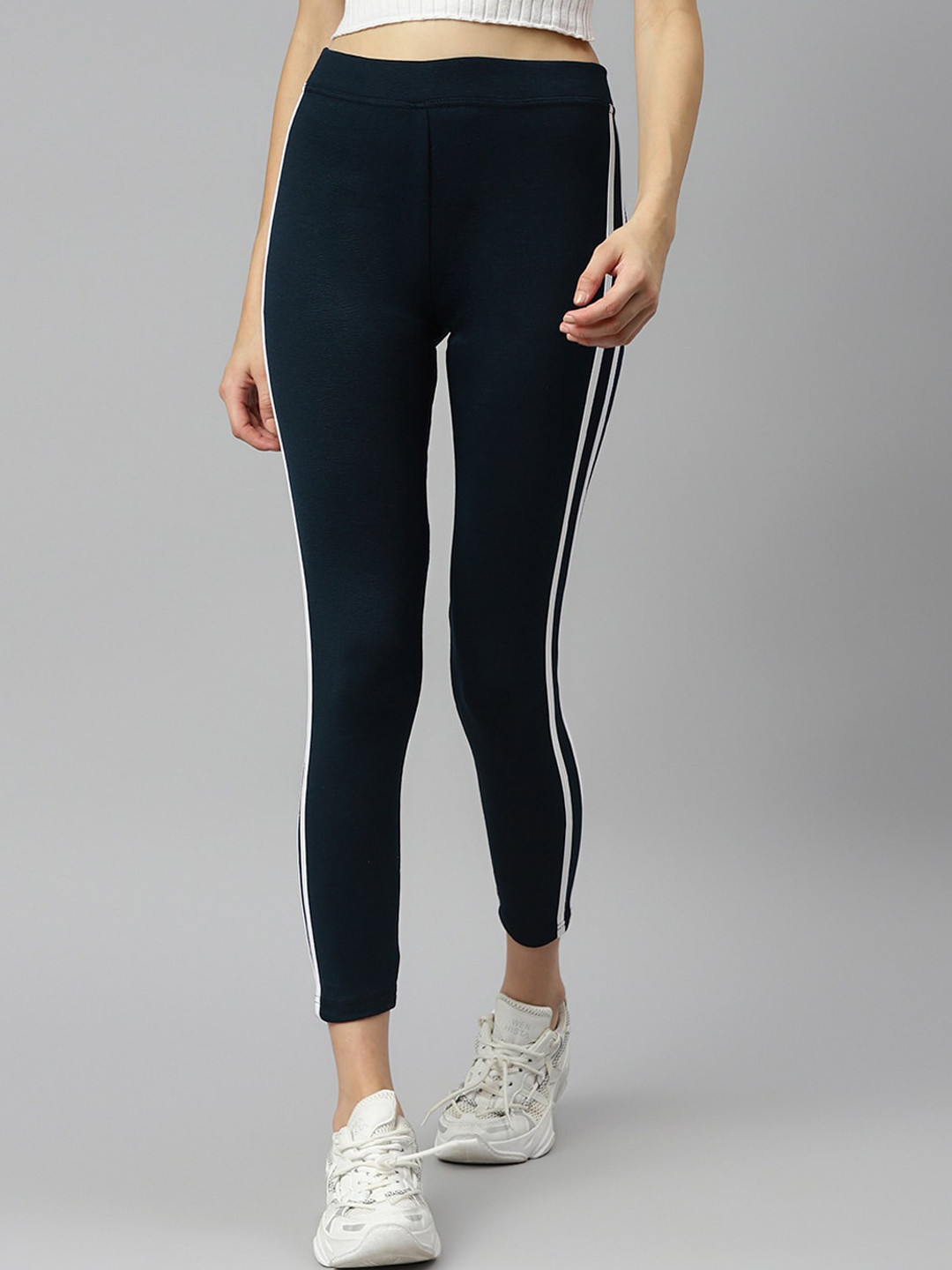 

Aarika Women Navy Blue Solid Tights