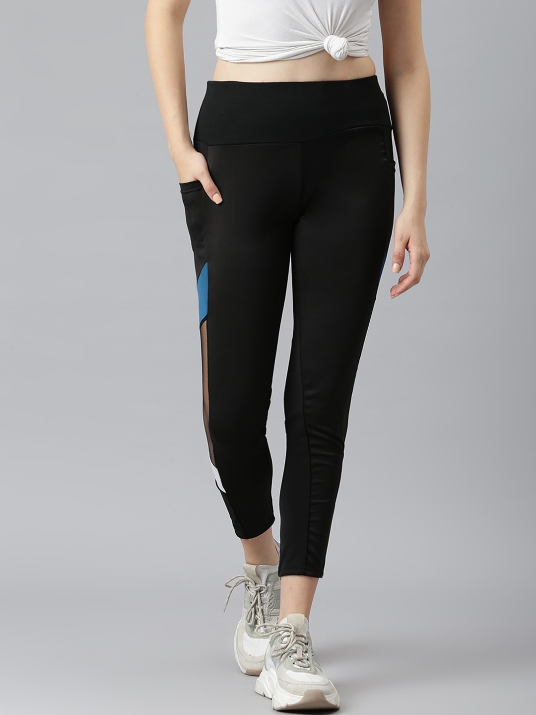 

Aarika Women Black & Blue Solid Tights