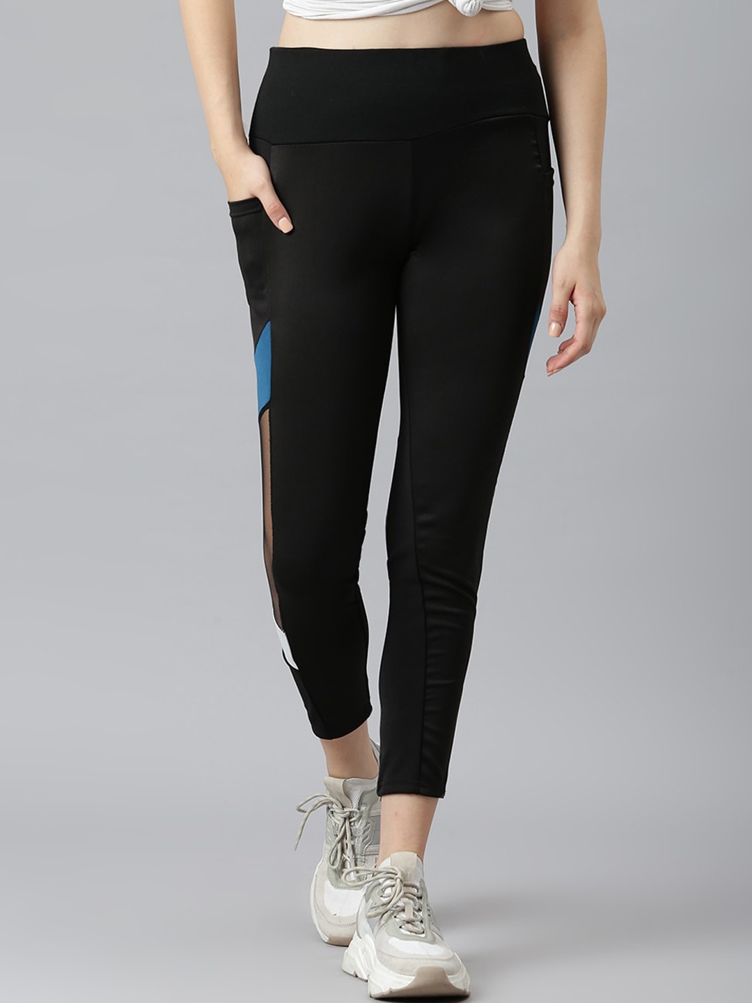 

Aarika Women Black Solid Slim-Fit Tights