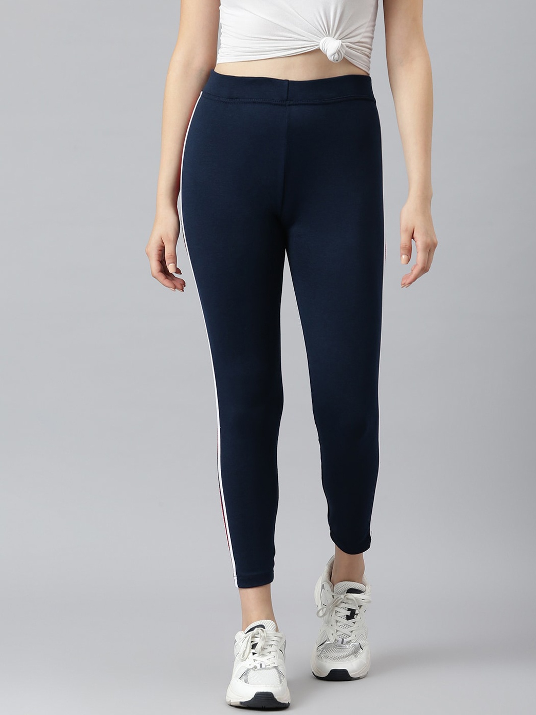 

Aarika Women Navy Blue Solid Slim-Fit Tights