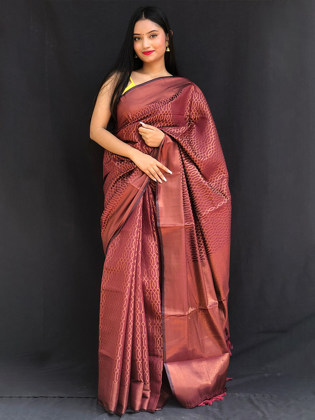 

Mitera Maroon & Gold-Toned Zari Silk Blend Kanjeevaram Saree