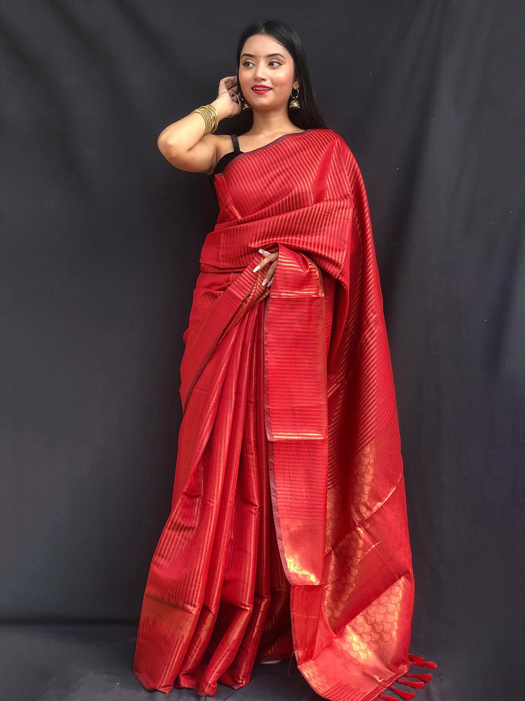

Mitera Red & Gold-Toned Striped Zari Kanjeevaram Saree
