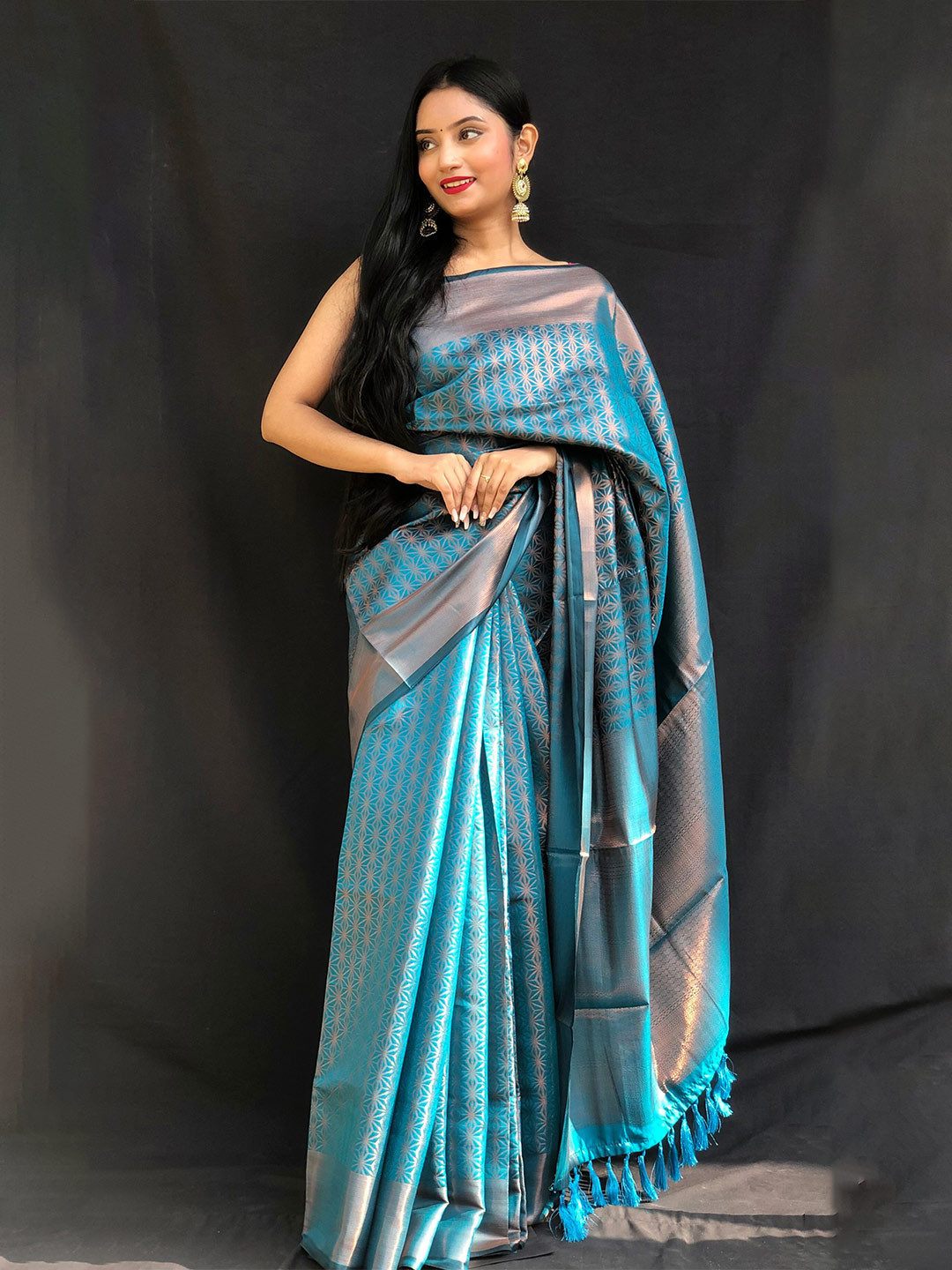 

Mitera Blue & Copper-Toned Woven Design Zari Kanjeevaram Saree