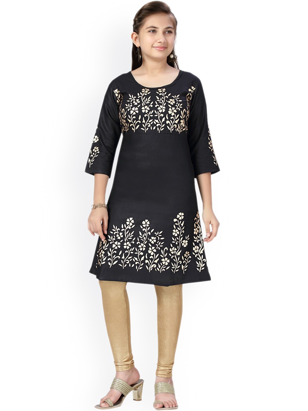 

Aarika Girls Black Ethnic Motifs Kurta