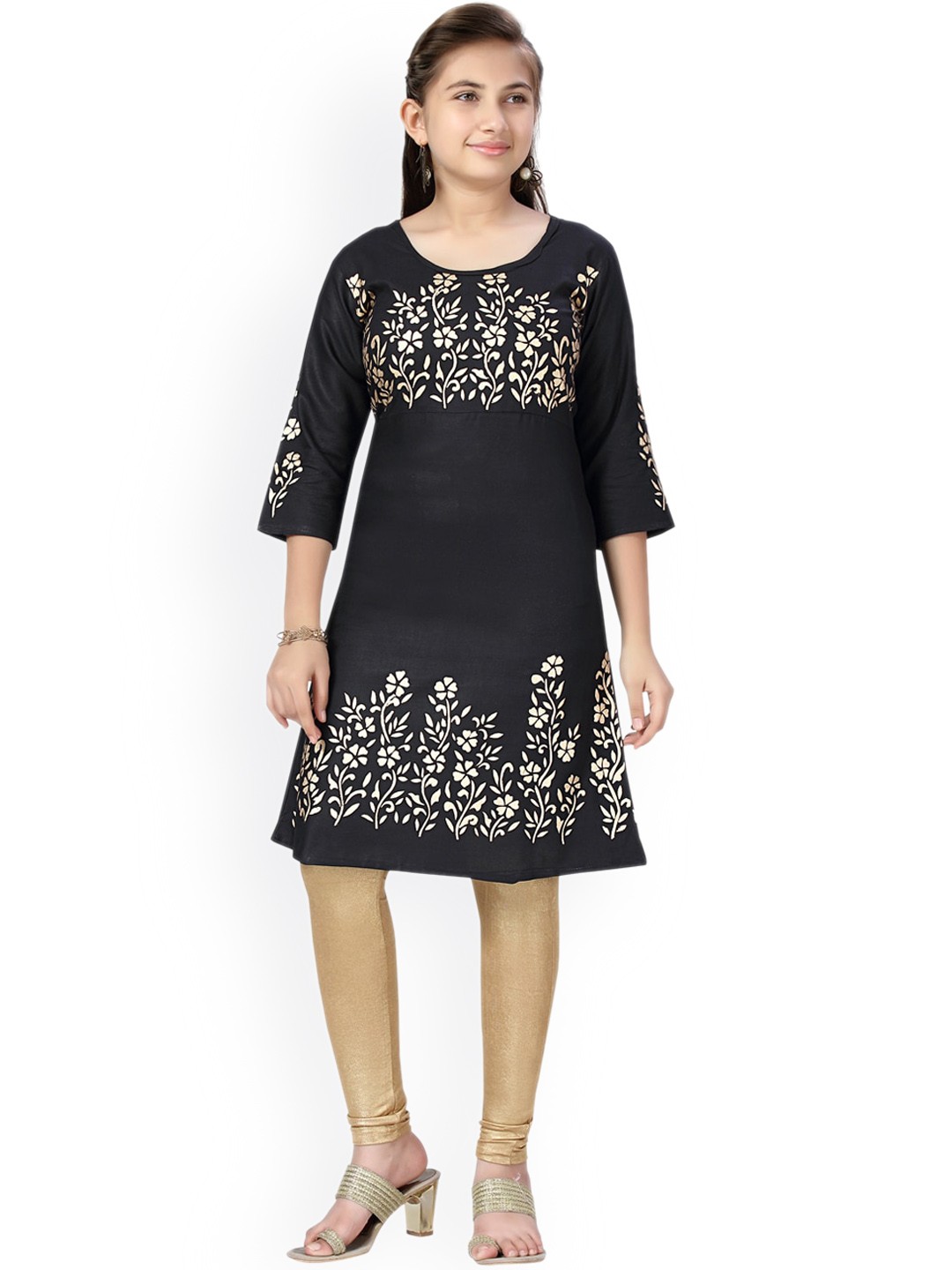 

Aarika Girls Black Floral Printed Pure Cotton Kurta with Churidar