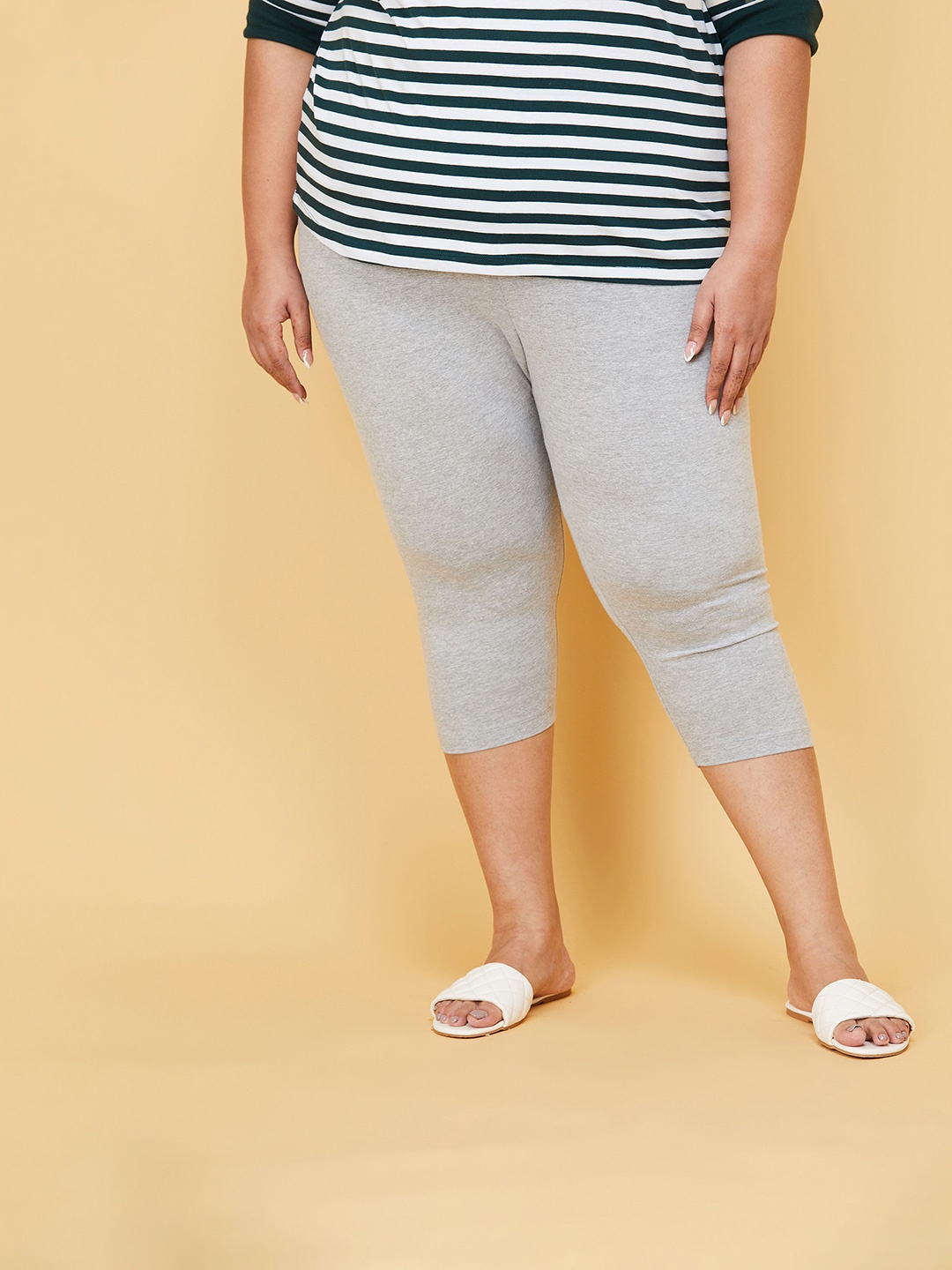 

max Women Grey Solid Three-Fourth-Leggings Leggings