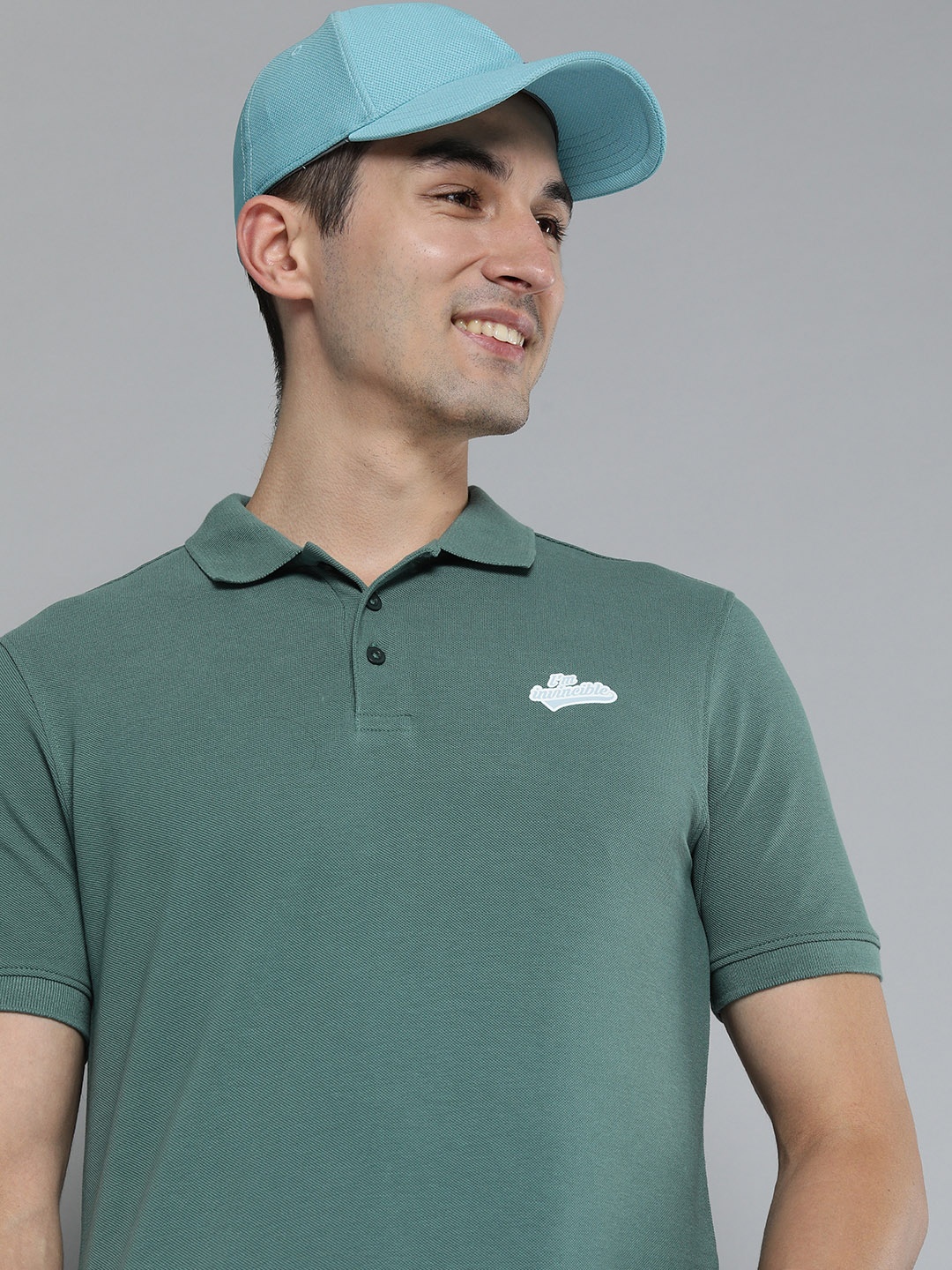 

HERE&NOW Men Green Solid Polo Collar Pure Cotton T-shirt