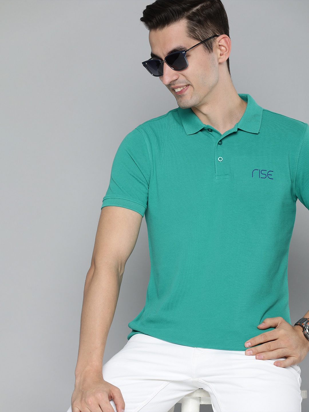 

HERE&NOW Men Green Solid Polo Collar Pure Cotton T-shirt