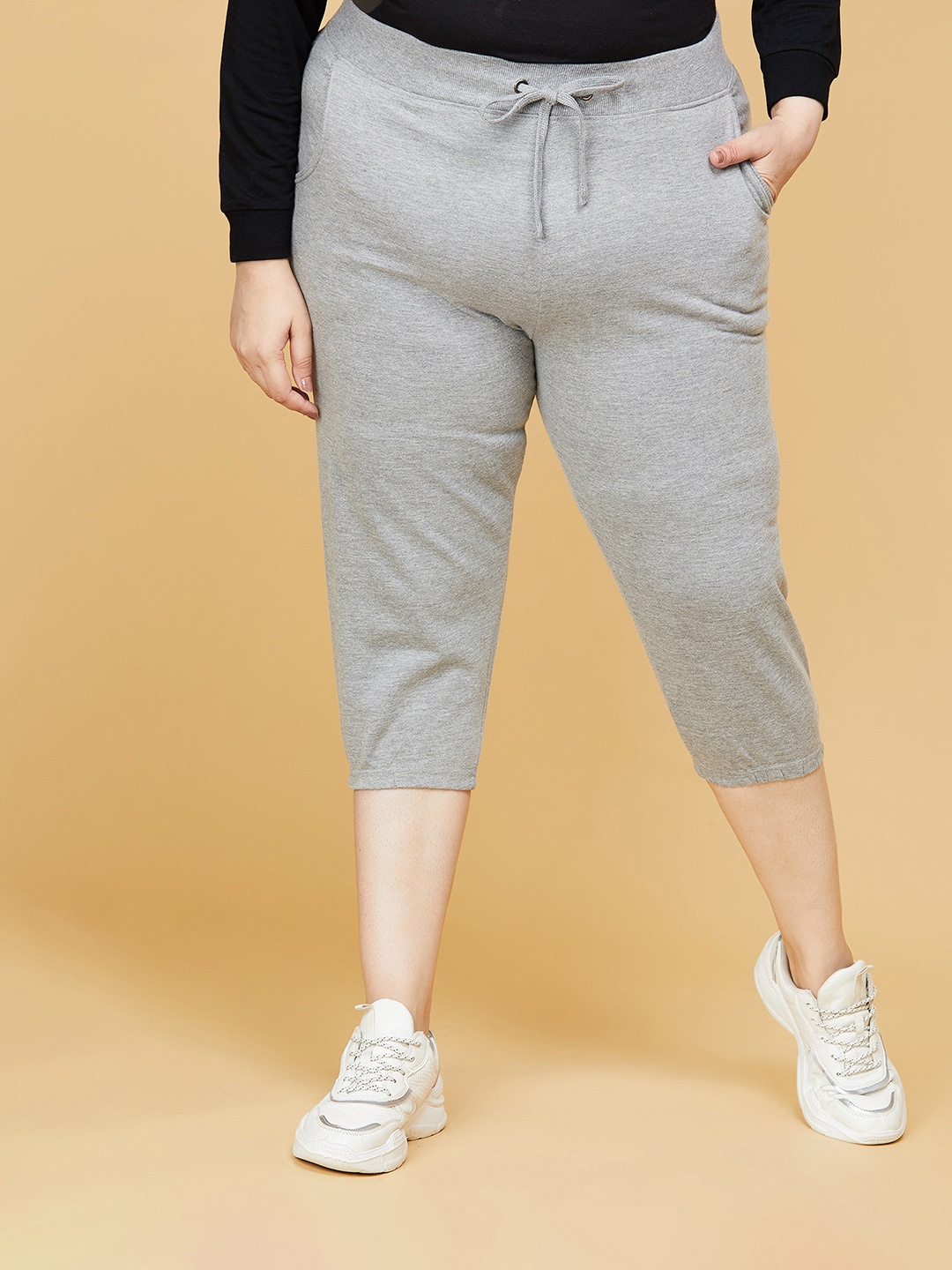 

max Women Plus Size Solid Cotton Capris, Grey melange