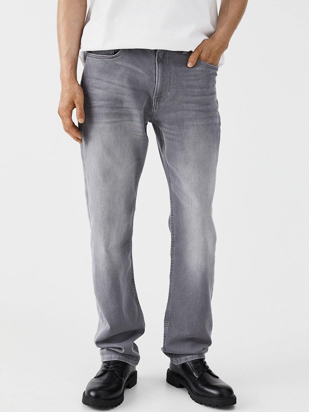 

H&M Men Grey Hybrid Regular Denim Joggers