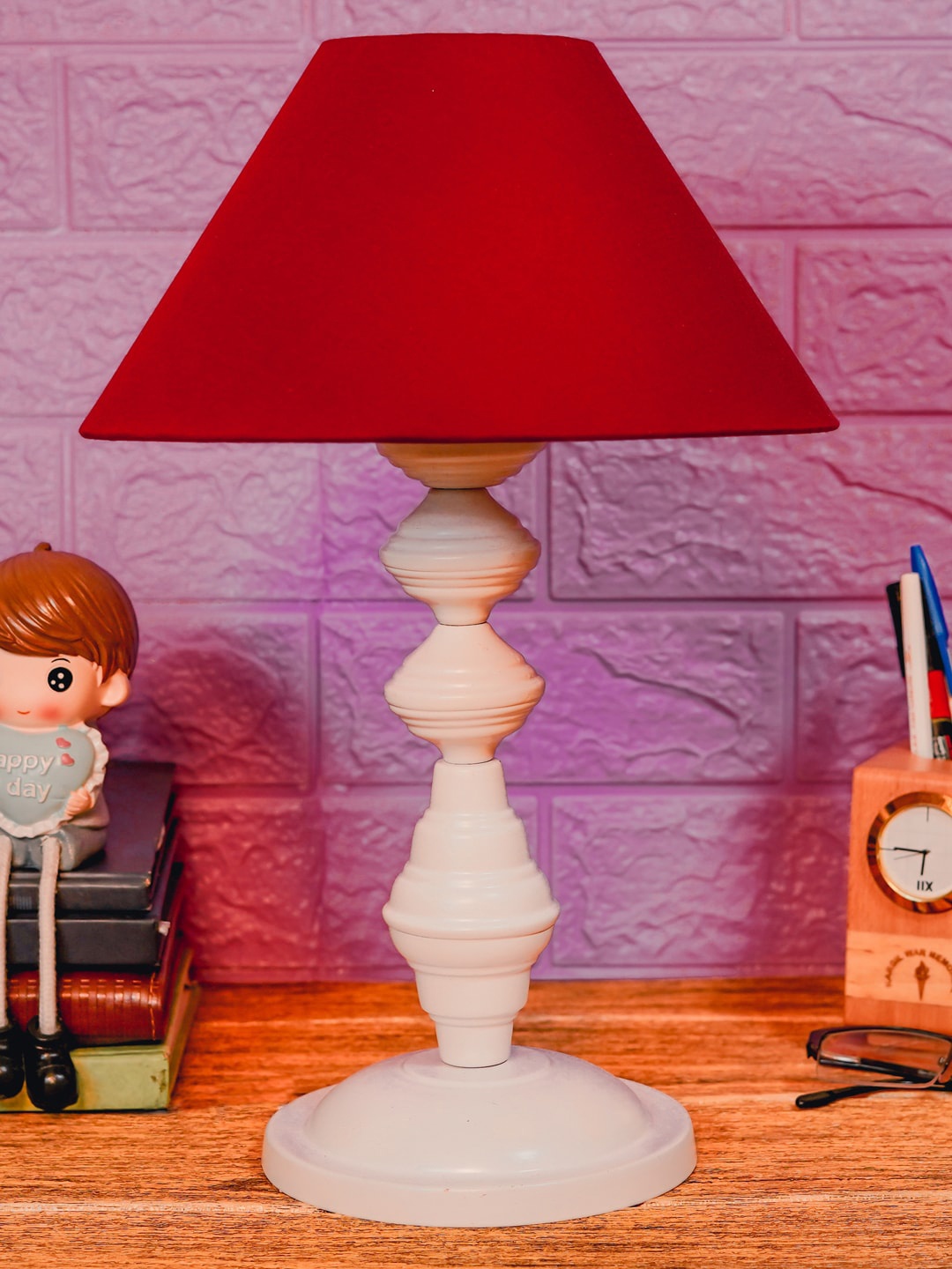 

foziq Unisex White & Red Solid Triangle Shape Table Lamps