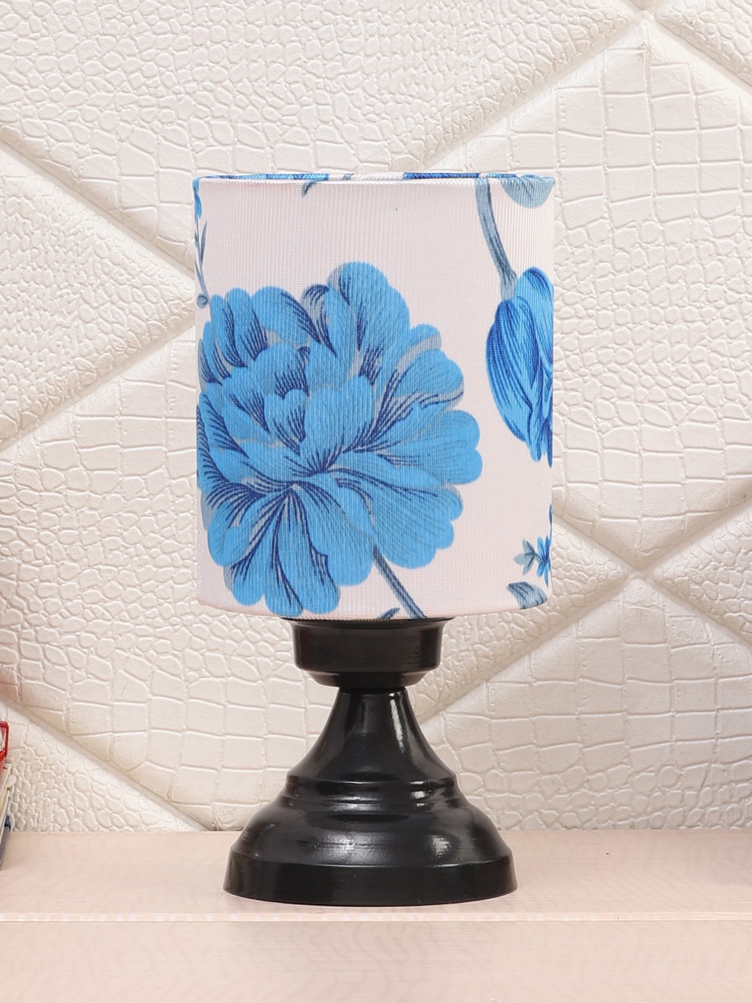 

foziq Black & Blue Printed Metal Table Lamp