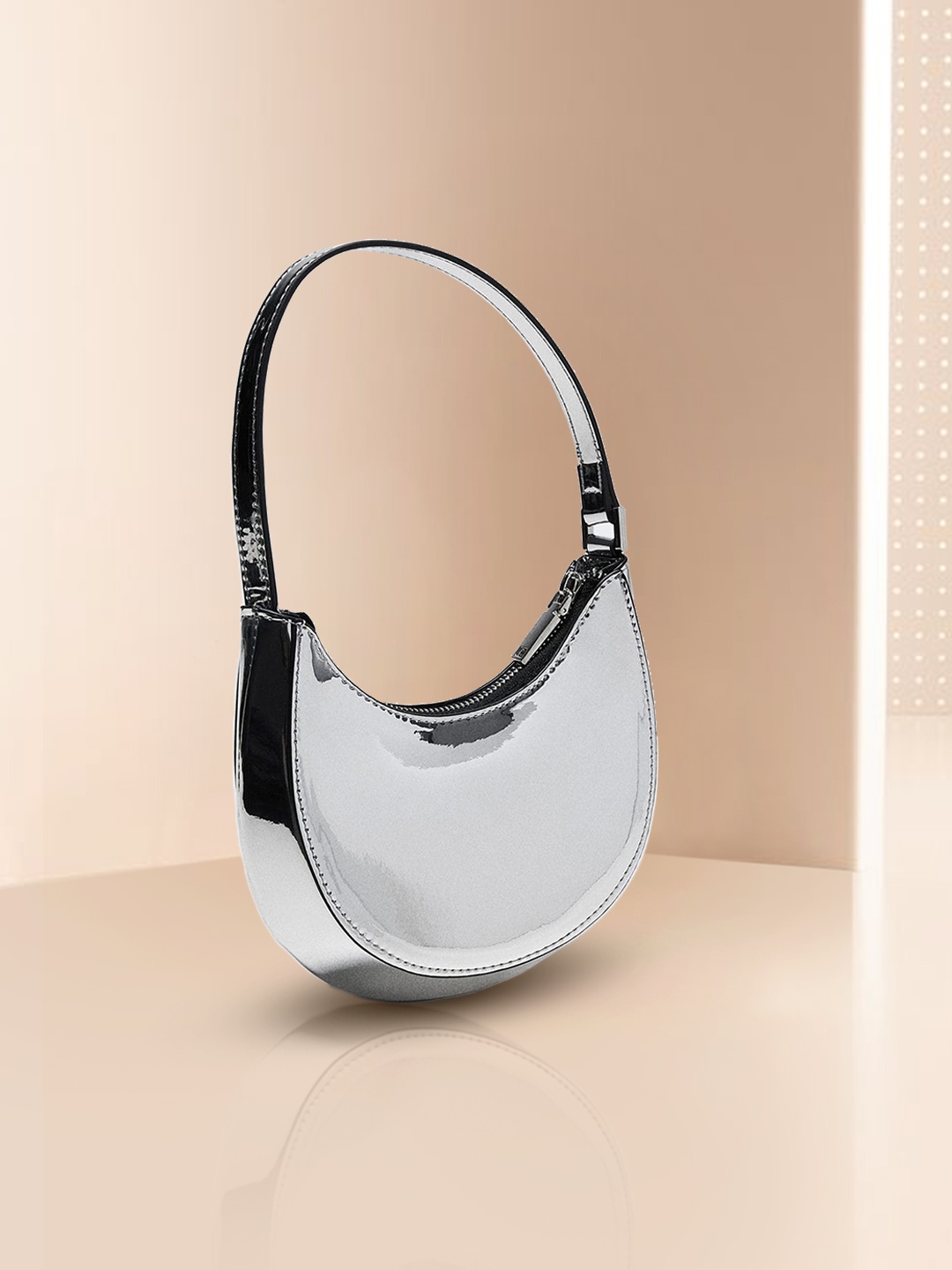 

MANGO Silver-Toned Solid Structured Baguette Shoulder Bag