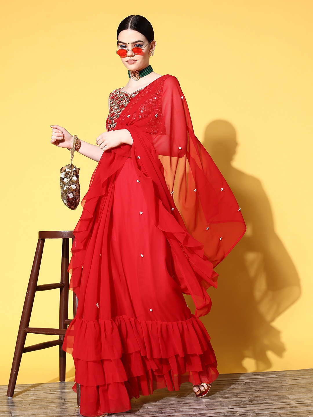 

Mitera Solid Saree with Embroidered border, Red