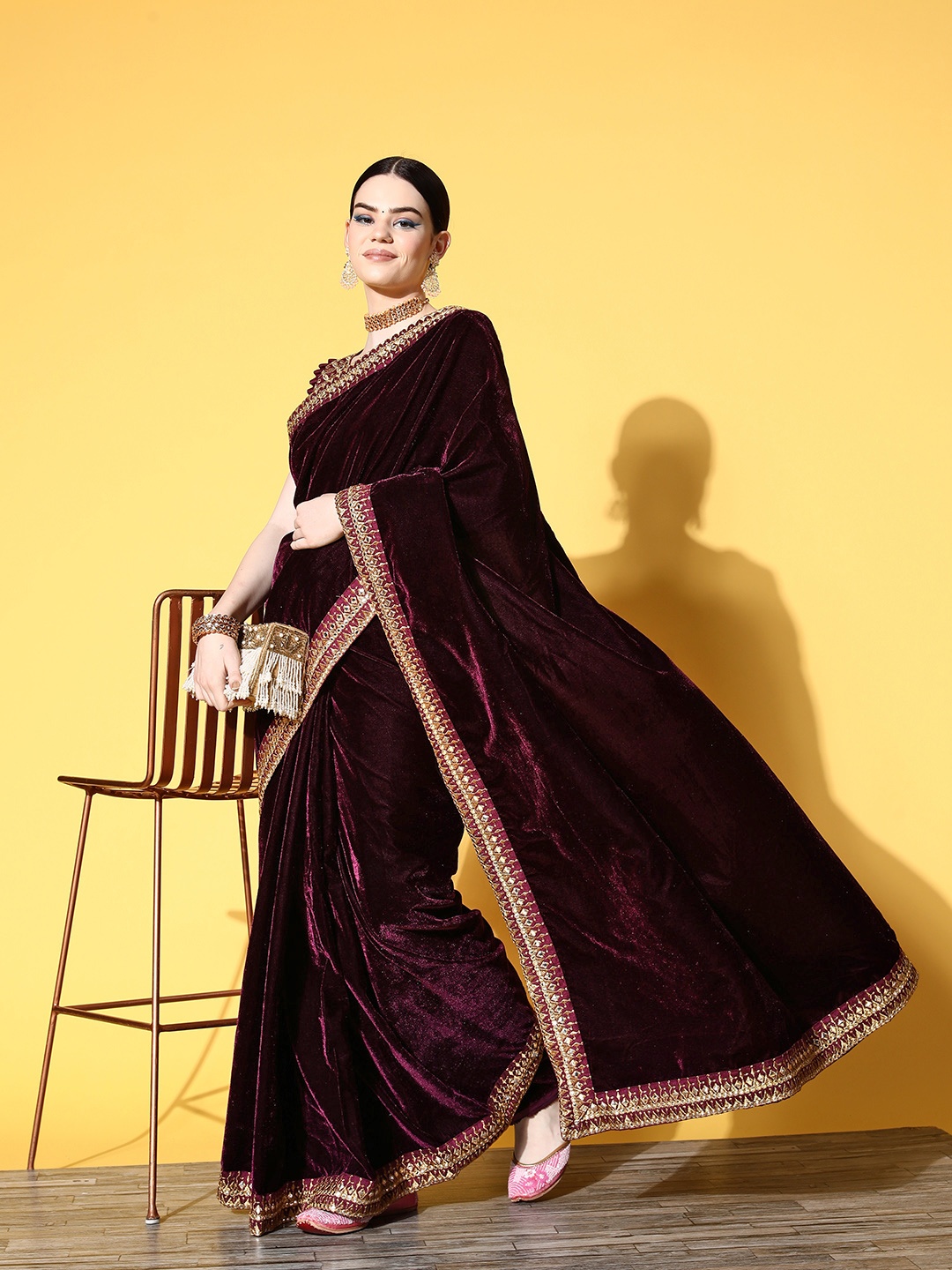

Mitera Solid Saree with Embroidered border, Burgundy