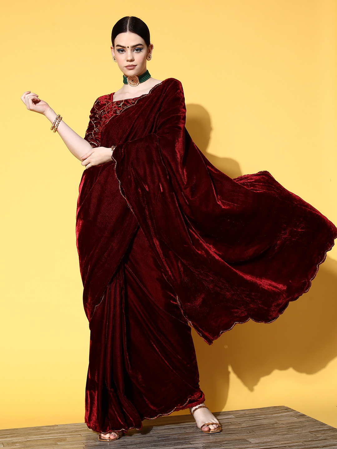 

Mitera Solid Saree with Embroidered border, Maroon