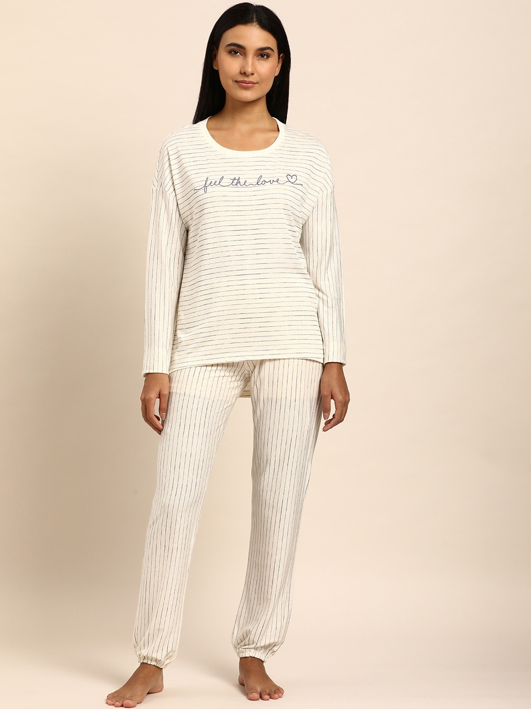 

Triumph Lounge Me 10 X Women Printed Long Sleeve Organic Cotton Night suit, White