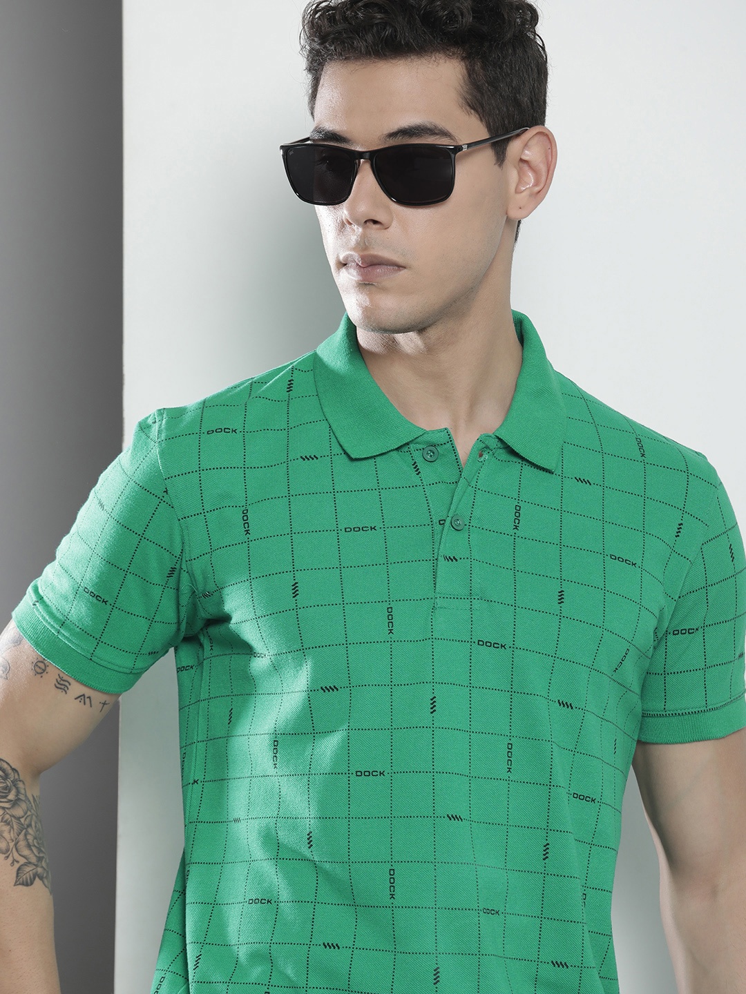 

The Indian Garage Co Men Green Checked Polo Collar T-shirt