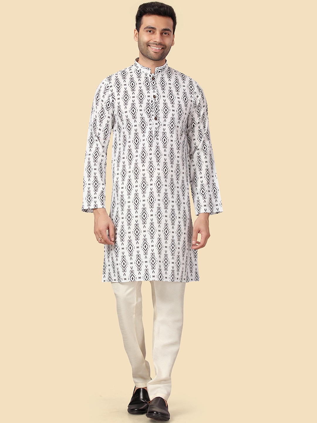 

HERE&NOW Men White & Black Geometric Printed Cotton Kurta