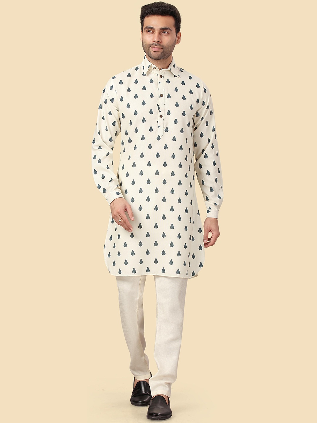 

HERE&NOW Men Cream-Coloured Geometric Pathani Kurta
