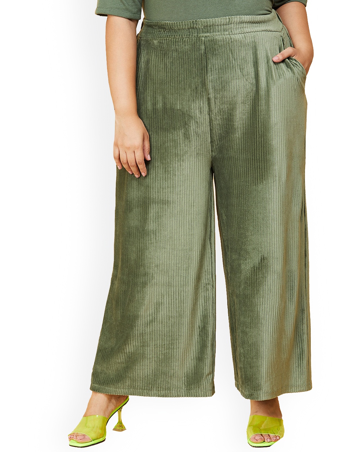 

max Plus Size Women Green Straight Fit Solid Trousers