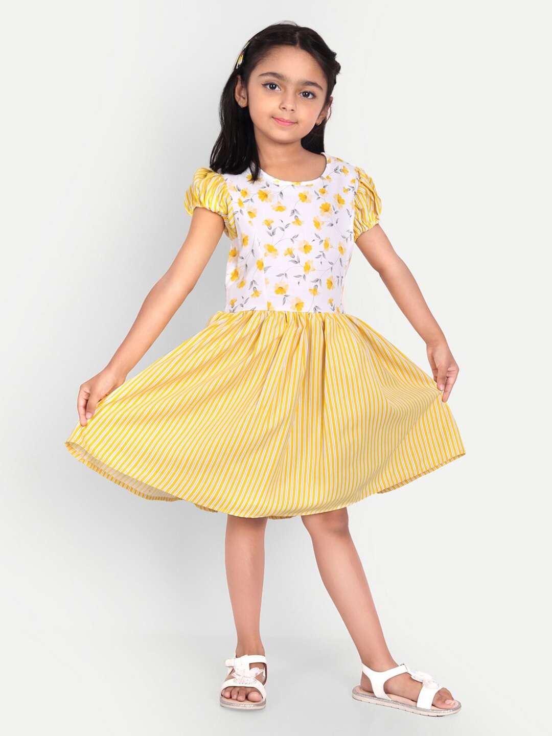 

MYY Yellow & White Floral Printed Crepe Dress