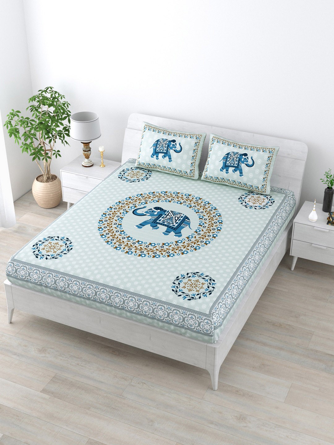 

LIVING ROOTS Blue & White Ethnic Motifs 160 TC King Bedsheet with 2 Pillow Covers