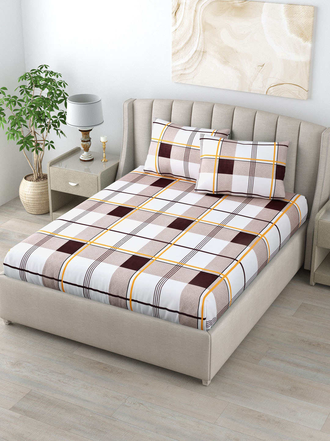 

LIVING ROOTS White & Mustard Geometric 120 TC Queen Bedsheet with 2 Pillow Covers