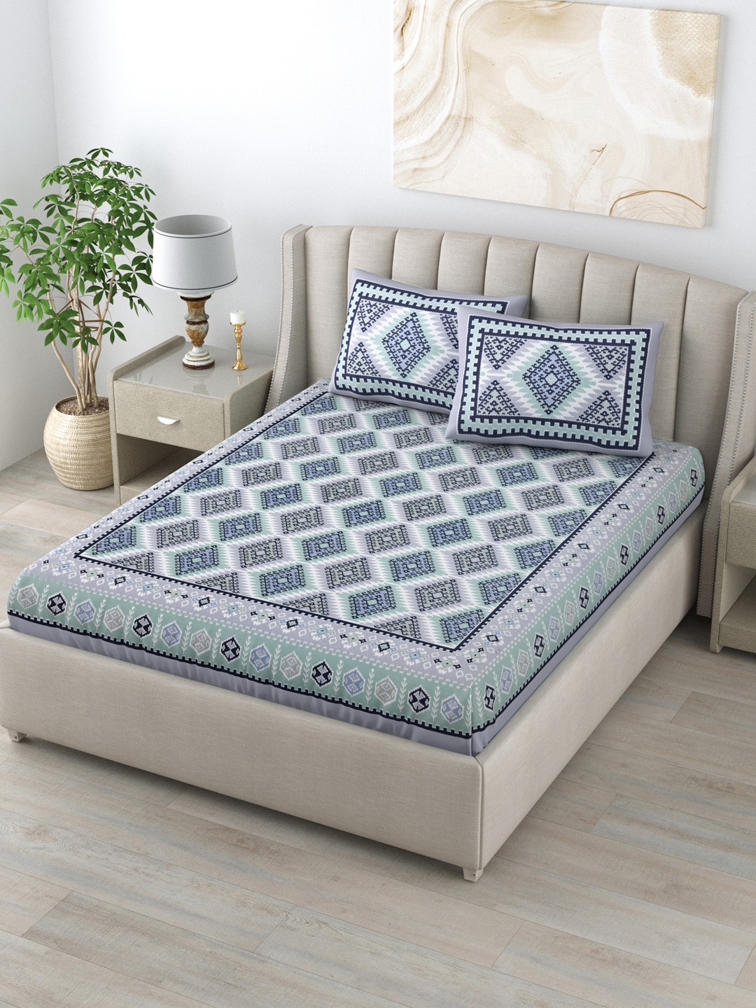 

LIVING ROOTS White & Blue Floral 160 TC King Bedsheet with 2 Pillow Covers