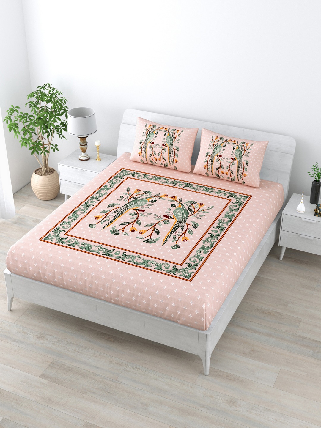

LIVING ROOTS Peach-Coloured & Green Floral 160 TC King Bedsheet with 2 Pillow Covers