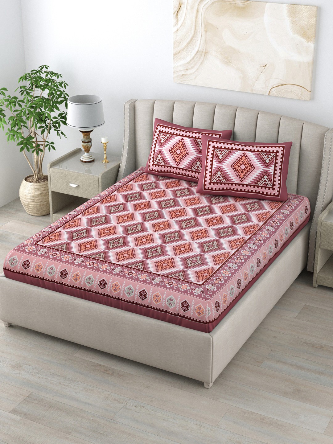 

LIVING ROOTS Red & White Geometric 160 TC King Bedsheet with 2 Pillow Covers