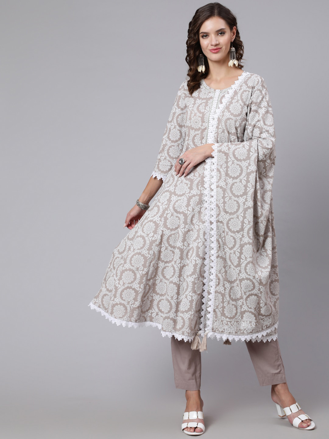 

Nayo Women Grey Ethnic Motifs Printed Panelled Pure Cotton Kurta Set With Dupatta