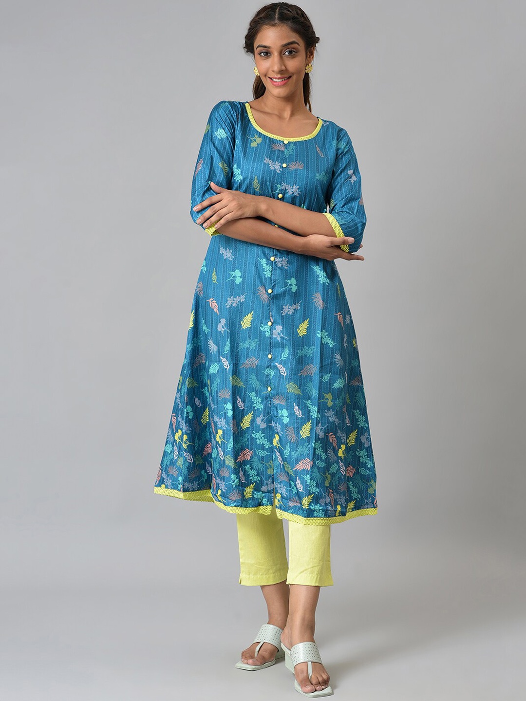 

AURELIA Women Blue & Yellow Floral Printed Anarkali Kurta