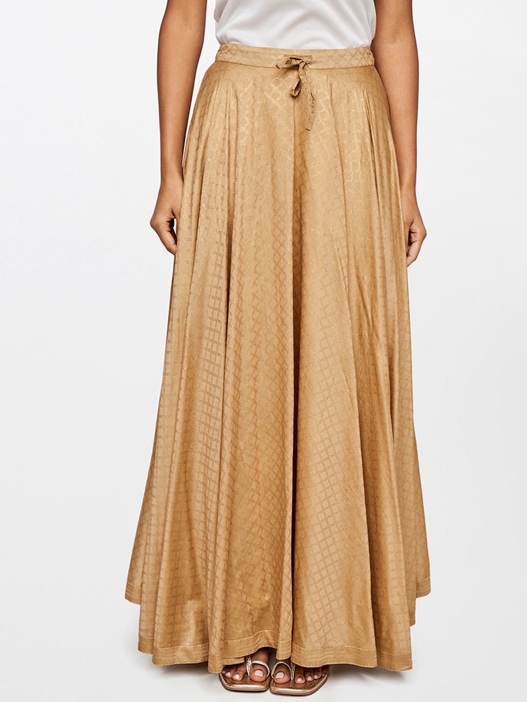 

itse Women Gold-Toned Loose Fit Pleated Trousers