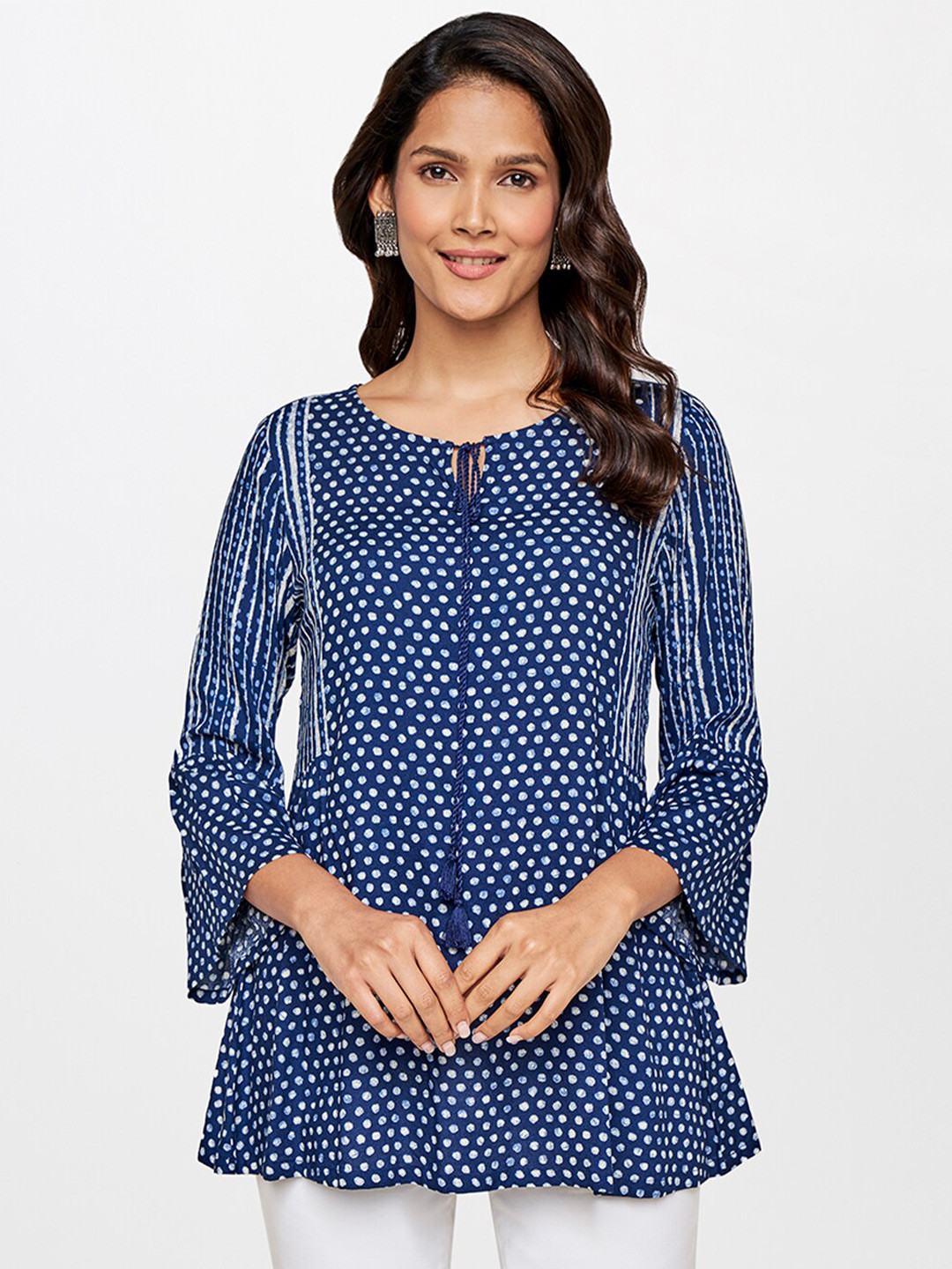 

itse Blue Print Tie-Up Neck Top