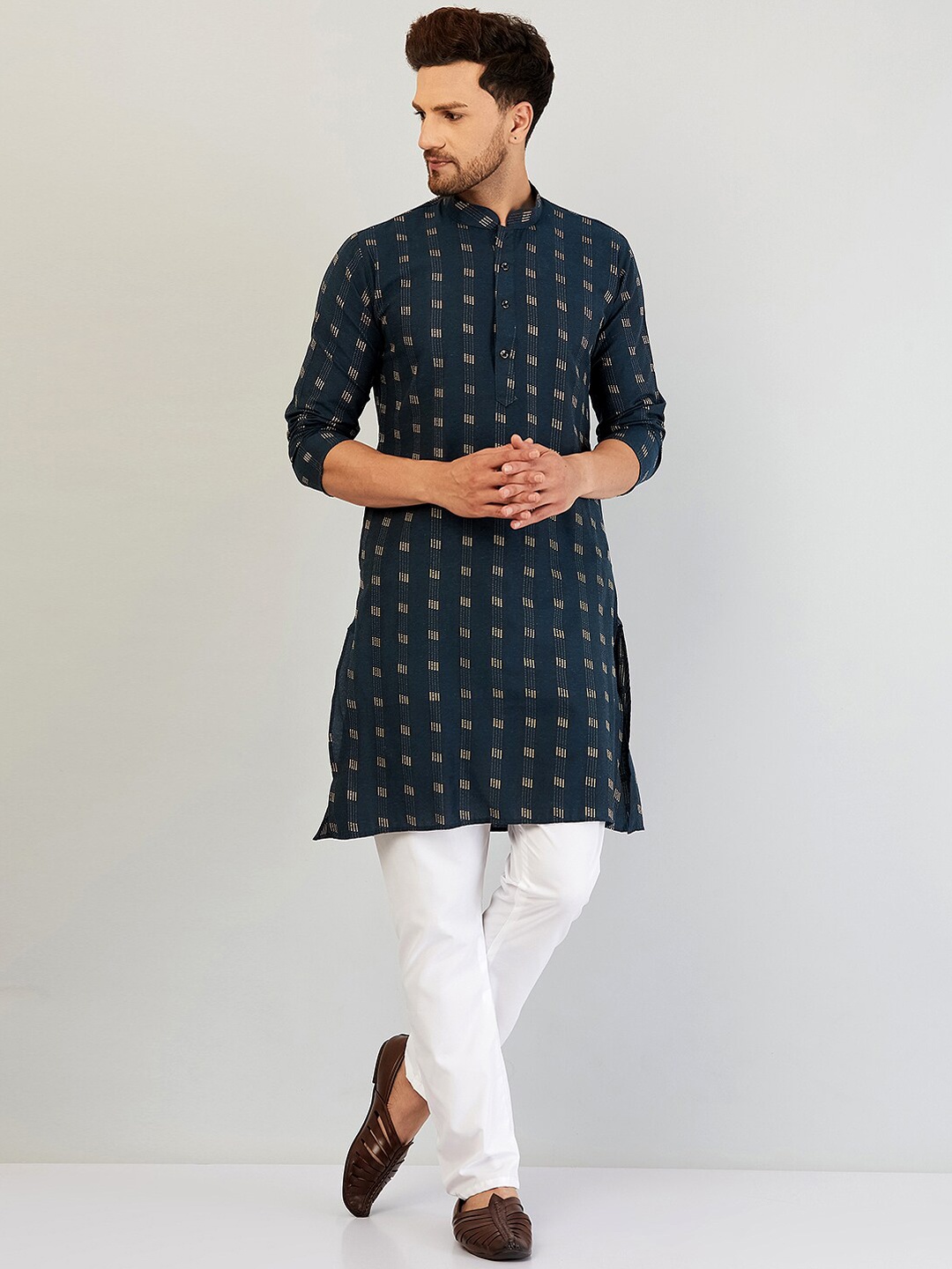

Armaan Ethnic Men Navy Blue Geometric Printed Indigo Kurta