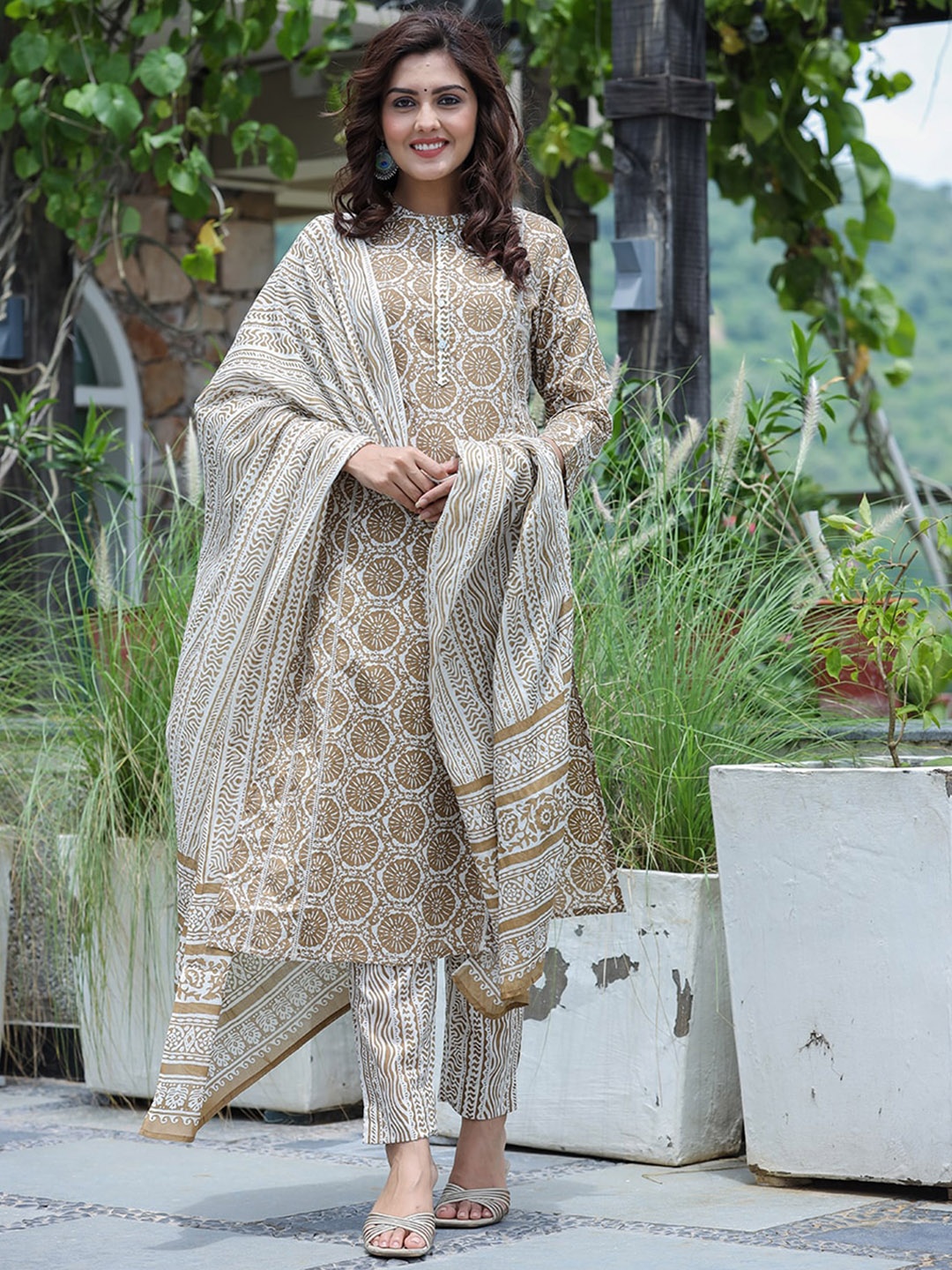 

KAAJH Women Brown Ethnic Motifs Printed Pure Cotton Kurta & Trousers & With Dupatta