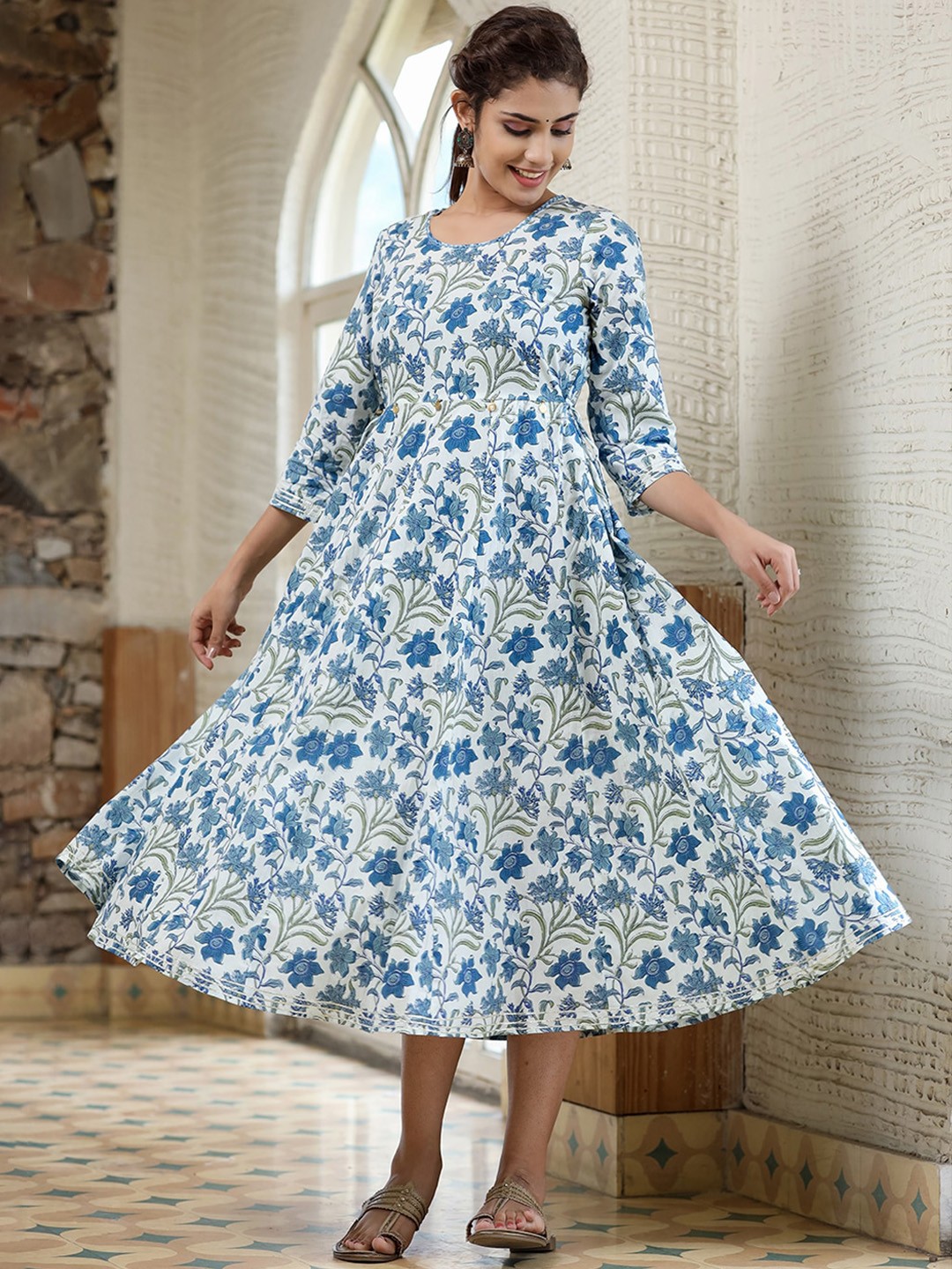 

KAAJH Women Blue & Green Floral Printed Pure Cotton Ethnic Dresses