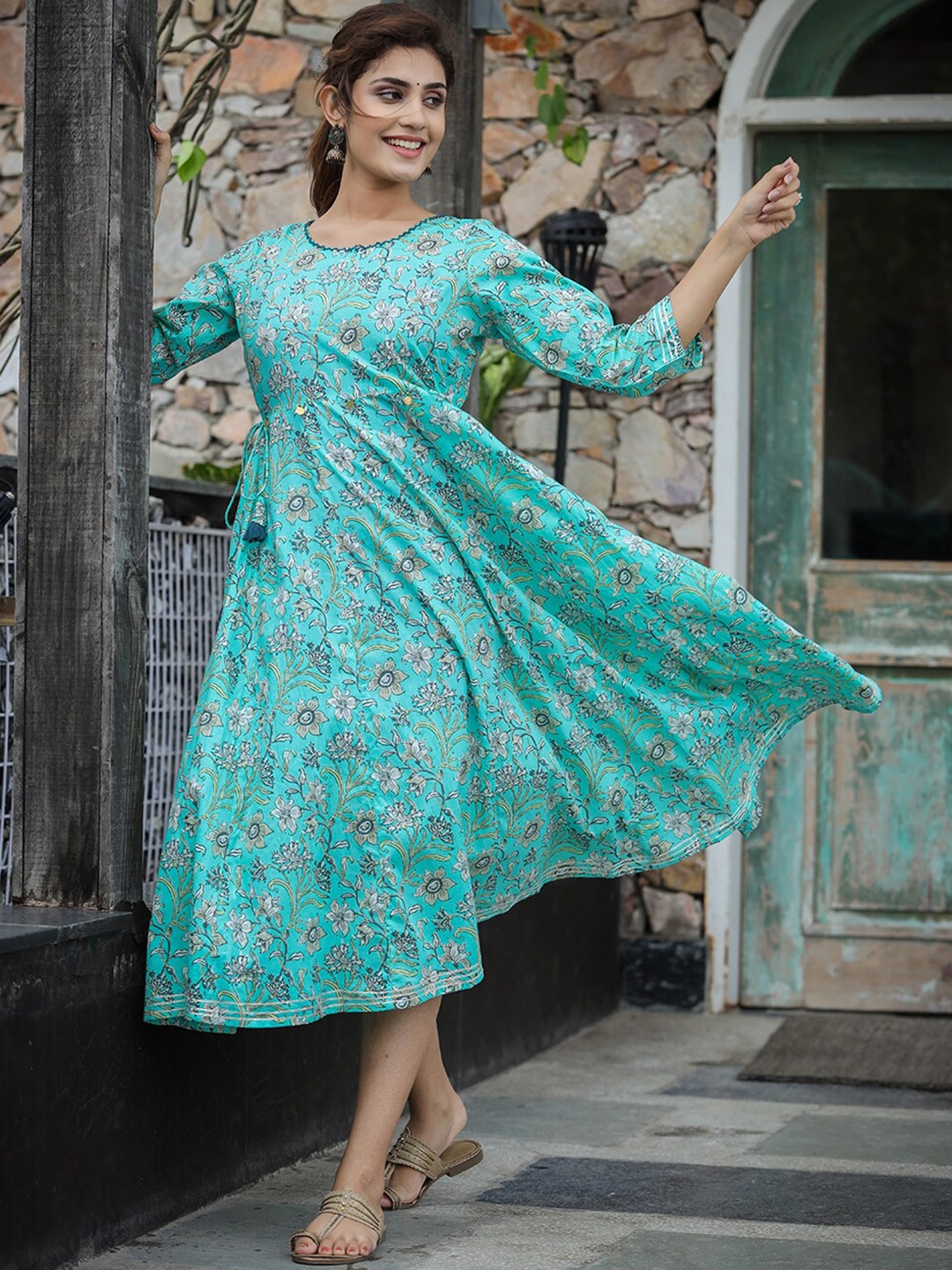 

KAAJH Women Sea Green Floral Printed Pure Cotton Ethnic Dresses
