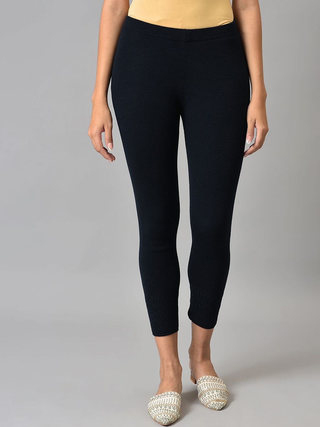 

W Women Blue Solid Acrylic Ankle Length Thermal Bottom, Navy blue