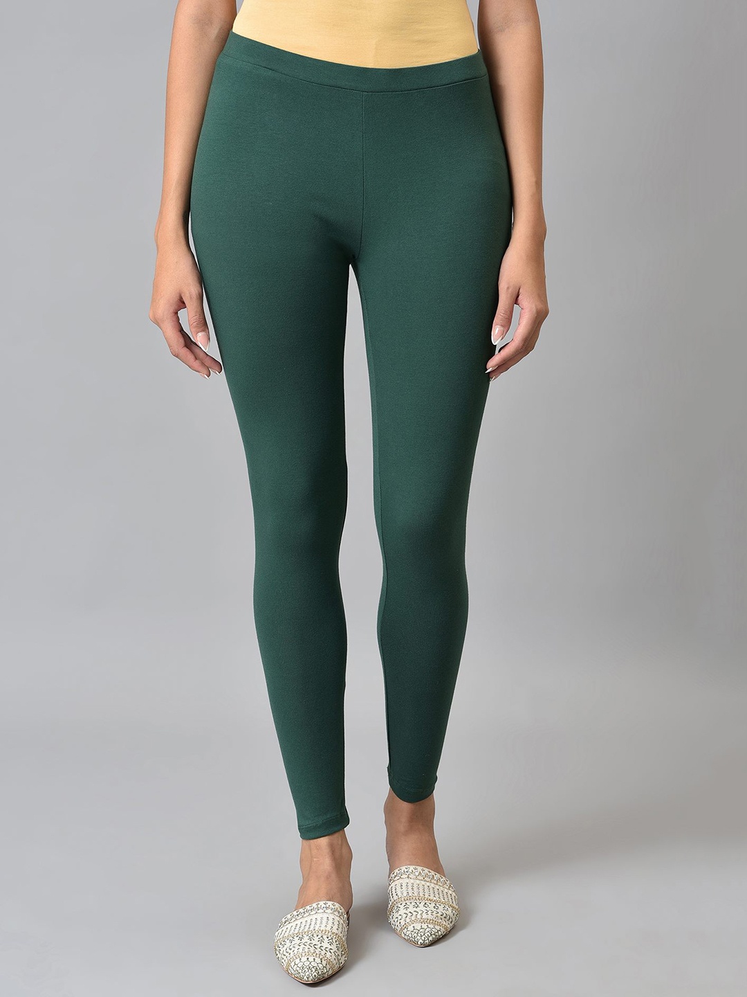 

W Women Green Solid Ankle-Length Leggings